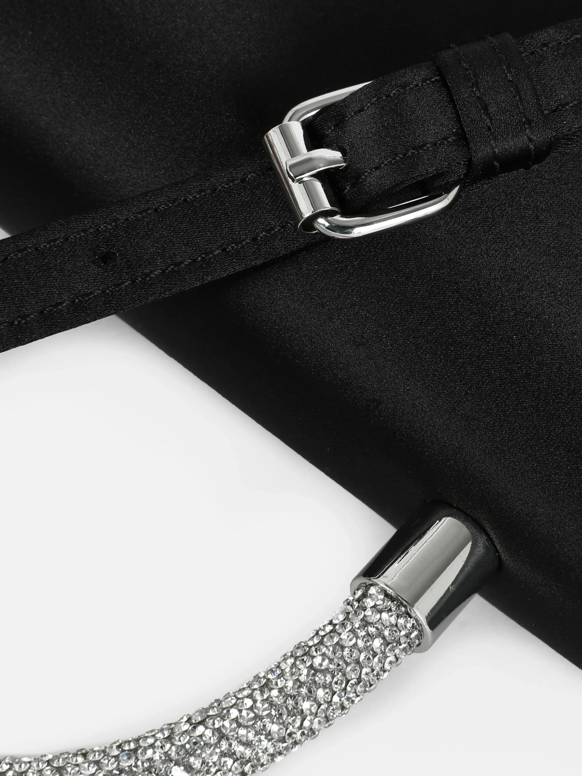 Bandolera De Satén Con Asa De Strass