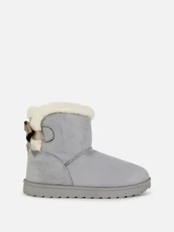 Botas Con Lazos Decorativos