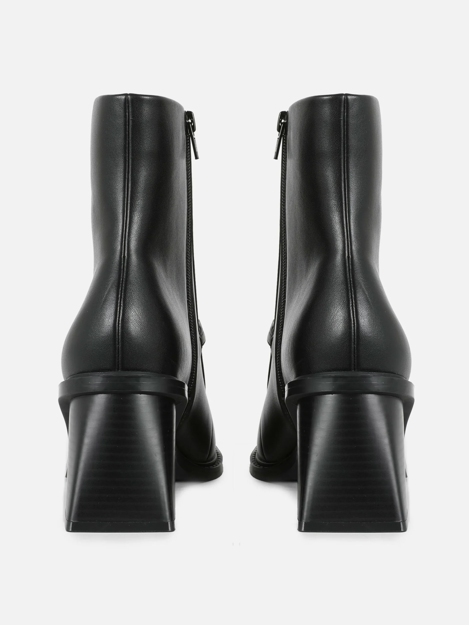 Botas De Tacón Con Detalle De Cadena De Rita Ora