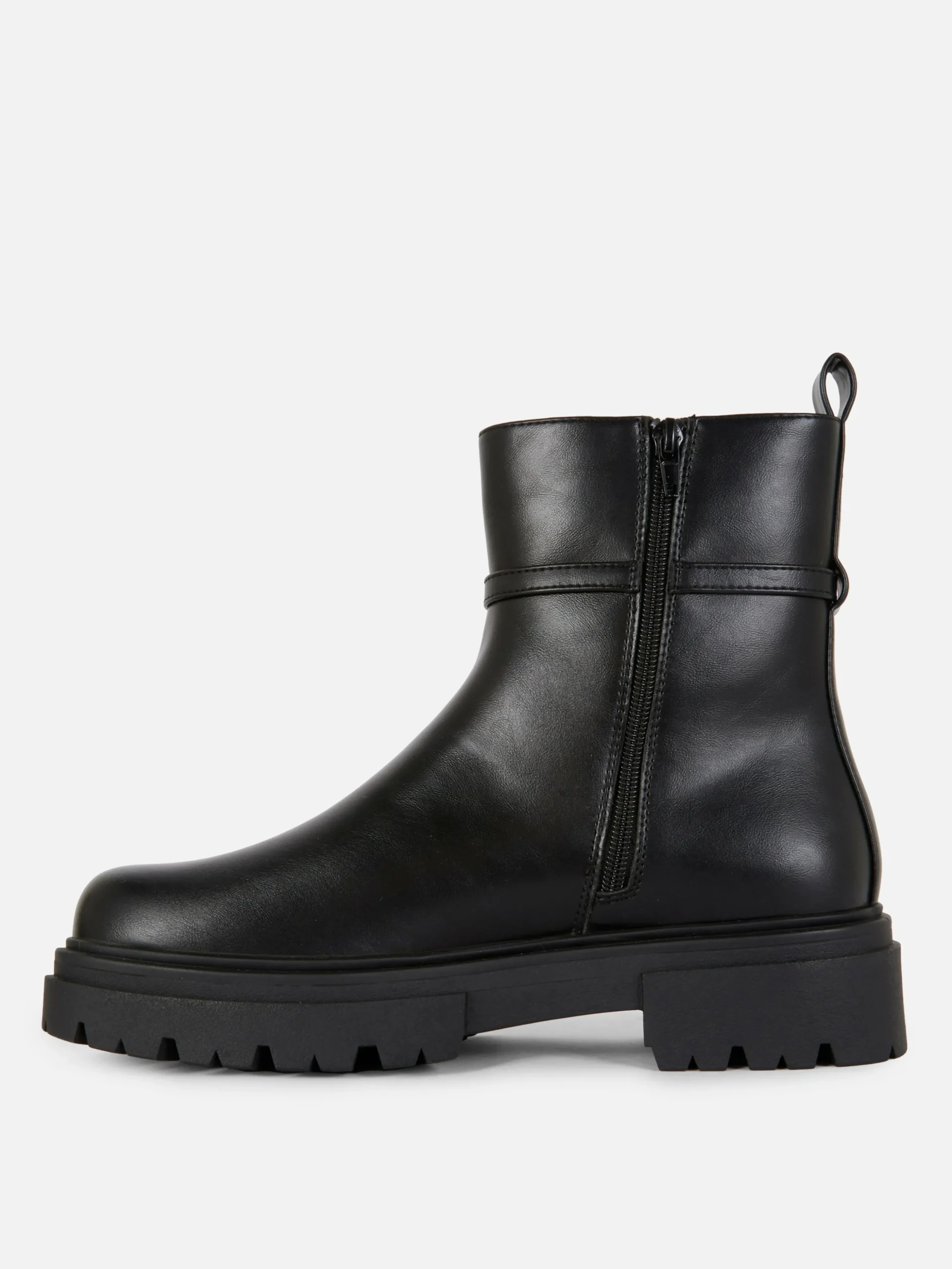 Botines Con Detalle De Hebilla