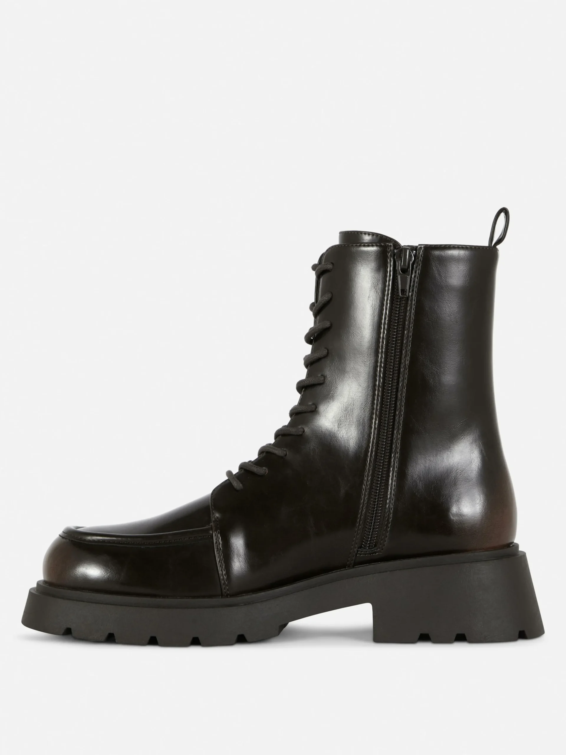 Botines Ribeteados Con Cordones