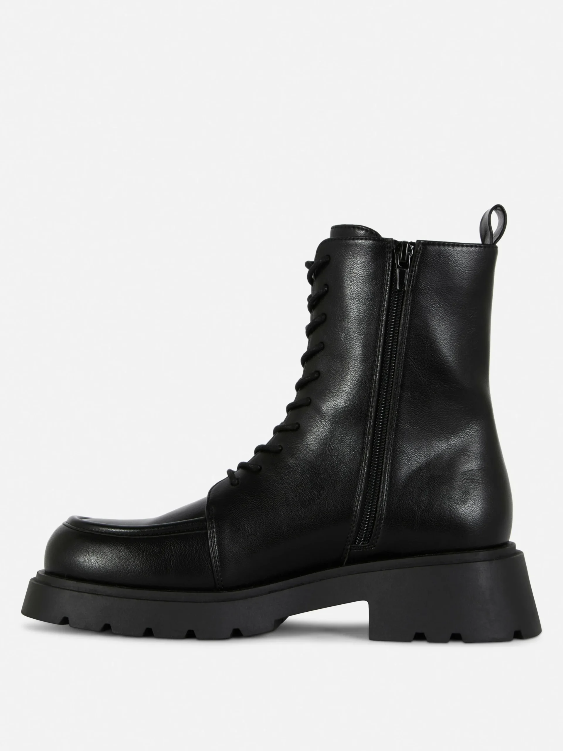 Botines Ribeteados Con Cordones