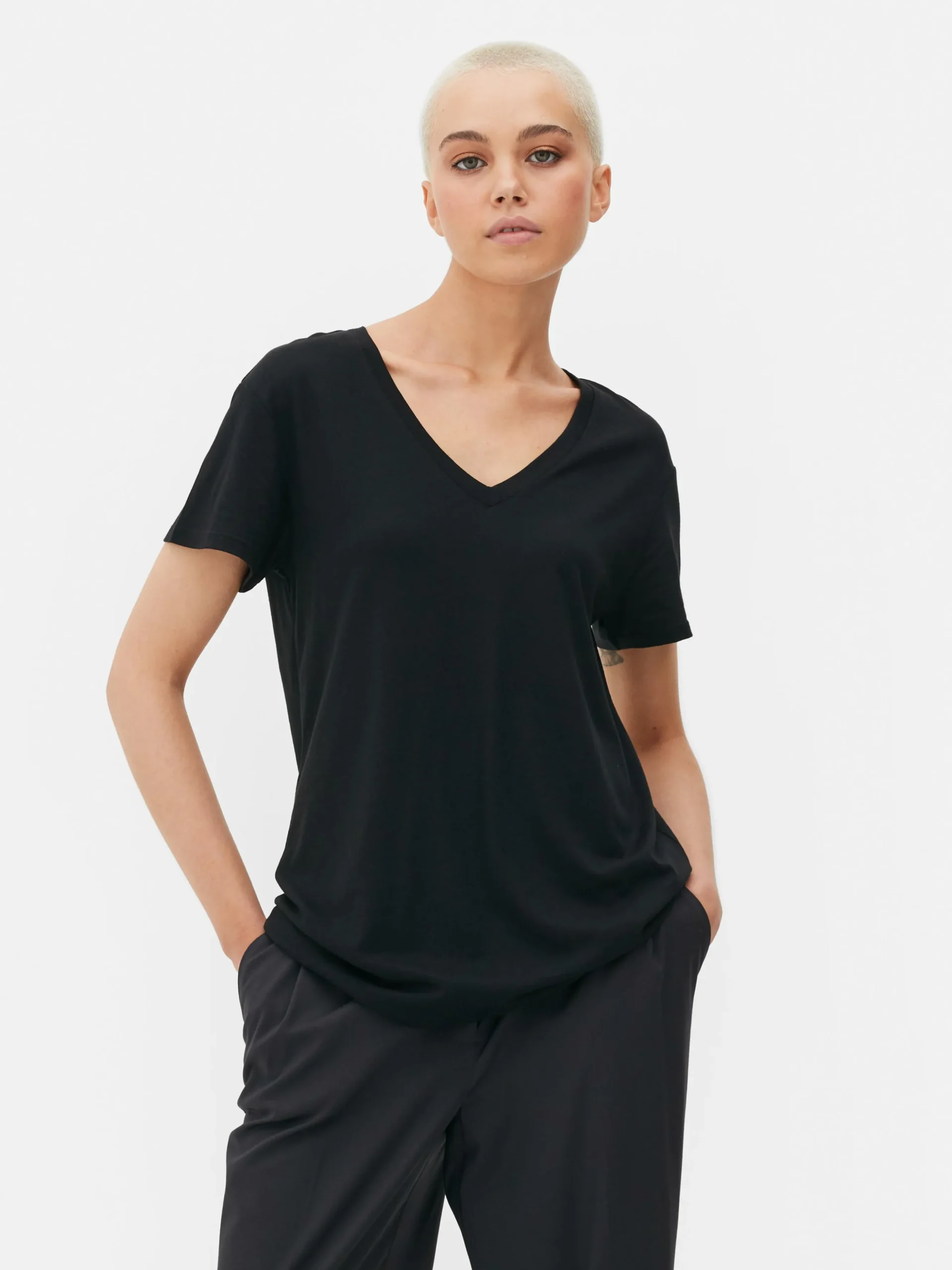 Camiseta Con Cuello De Pico En Mezcla De Algodón