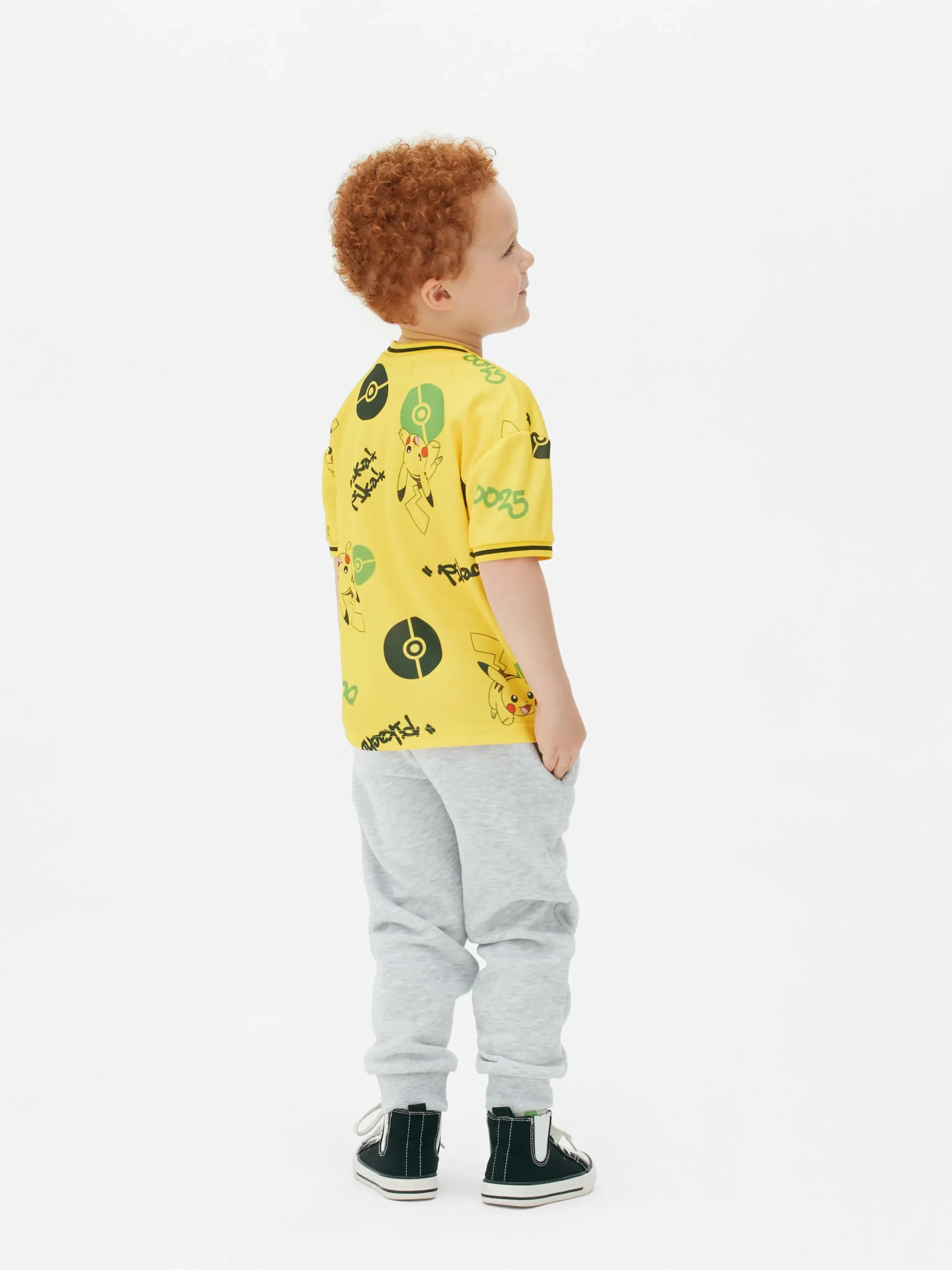 Camiseta Con Estampado Gráfico De Pikachu De Pokémon