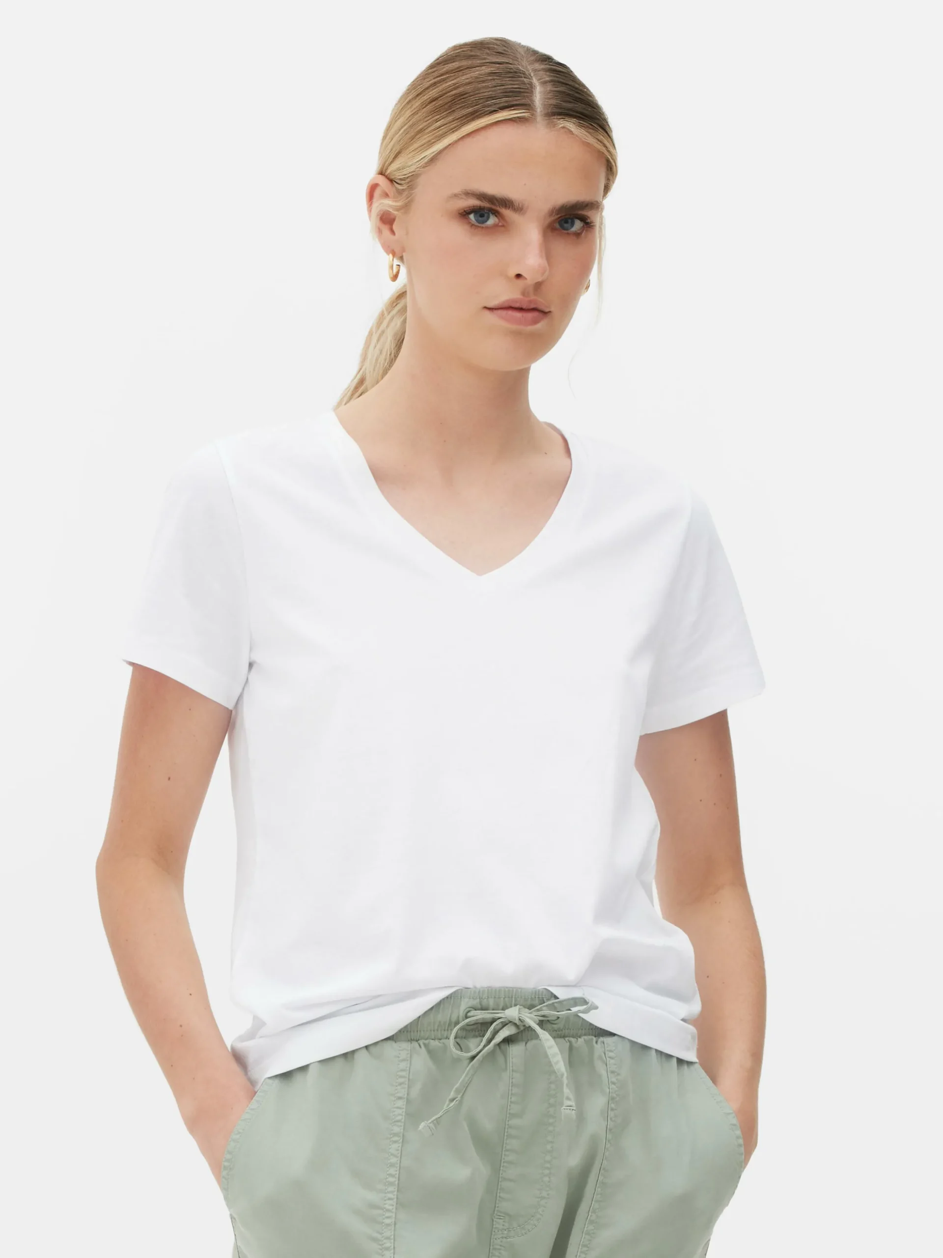 Camiseta De Manga Corta Con Cuello De Pico