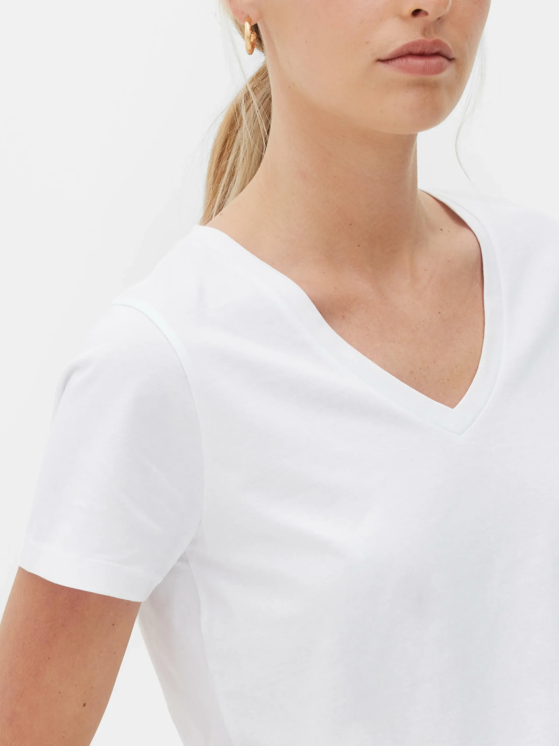 Camiseta De Manga Corta Con Cuello De Pico