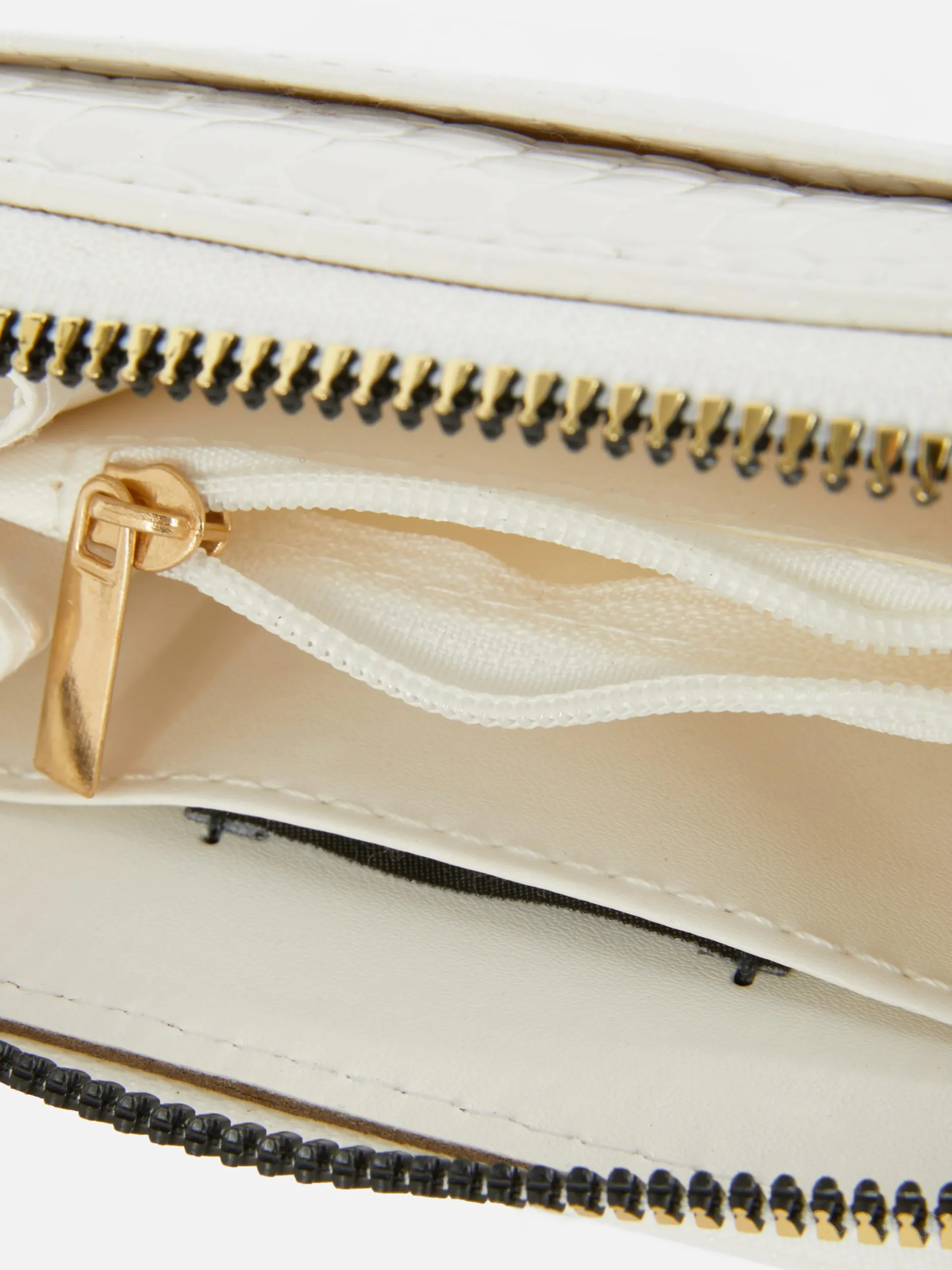 Cartera De Cocodrilo Sintético Con Cremallera
