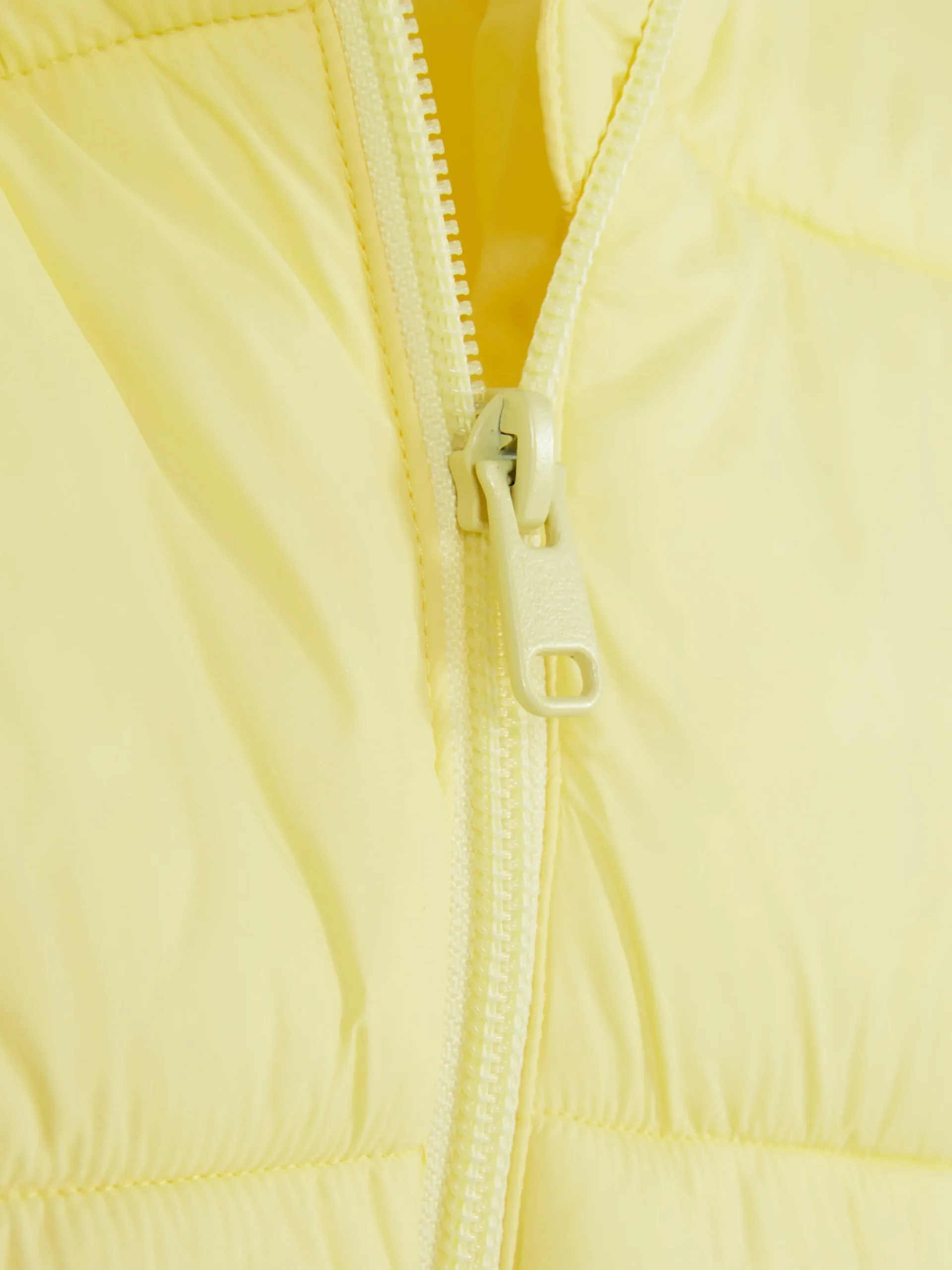 Chaqueta Acolchada Con Capucha
