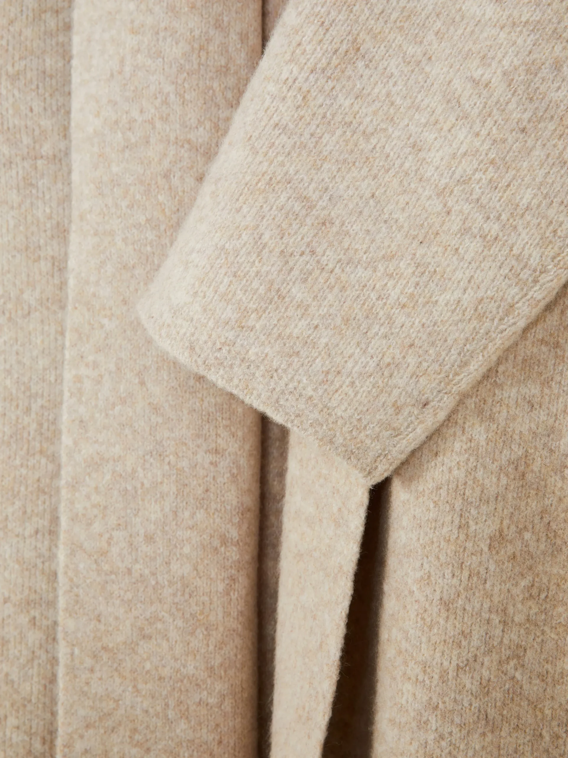 Chaqueta Larga De Punto Con Cuello Esmoquin
