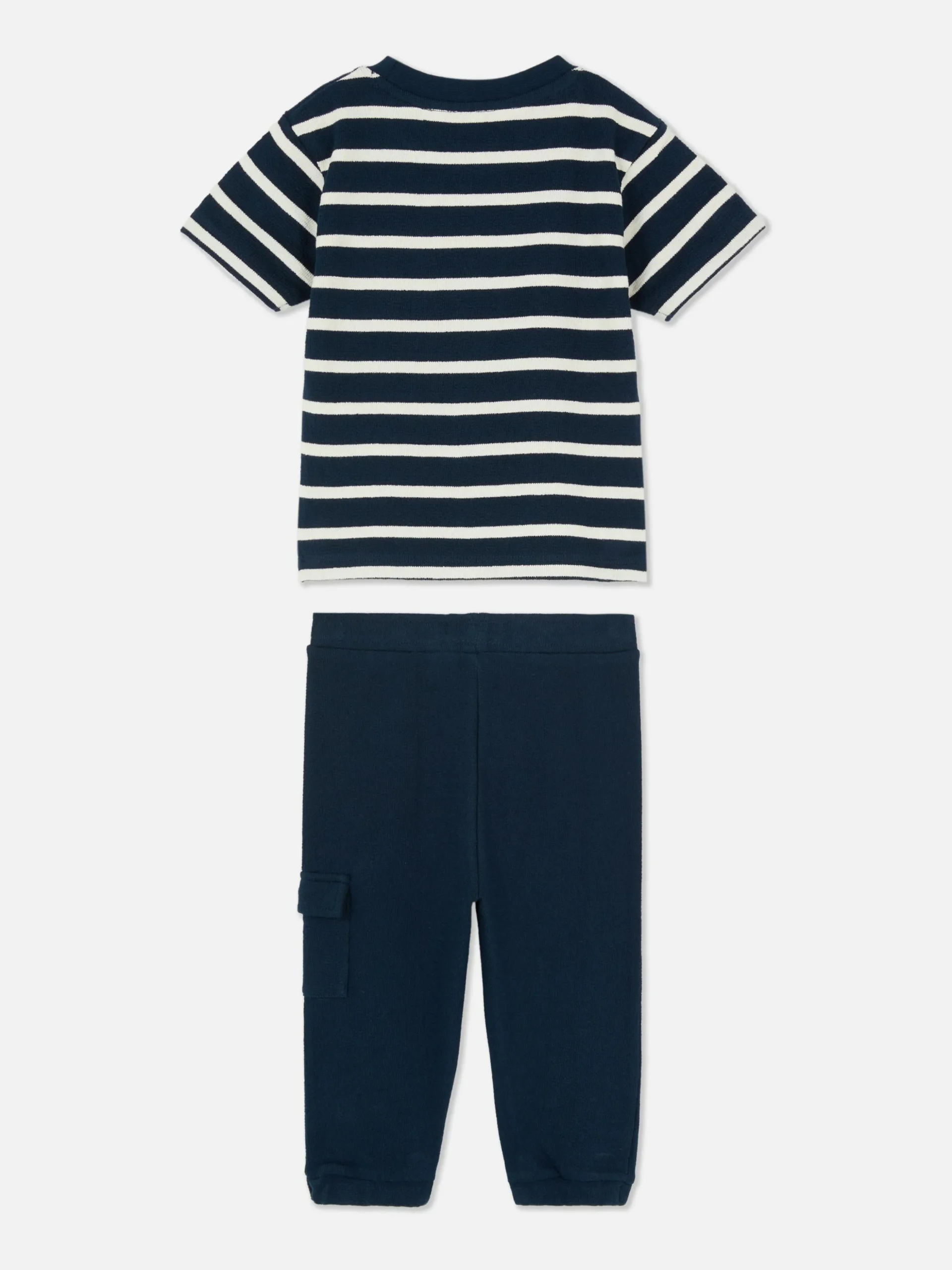 Conjunto De Camiseta A Rayas Y Pantalón De Chándal
