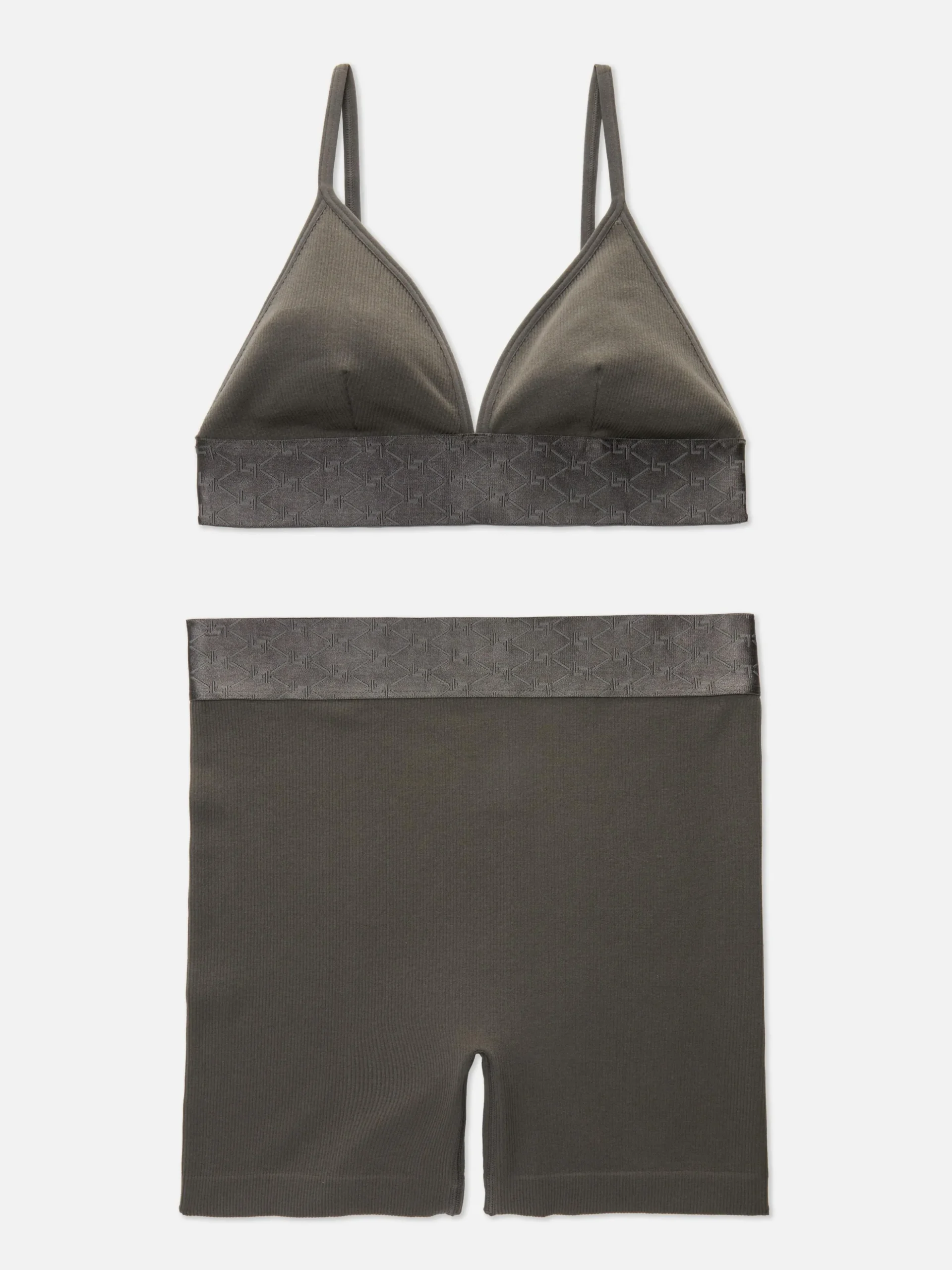 Conjunto De Pantalón Corto Y Bralette Sin Costuras