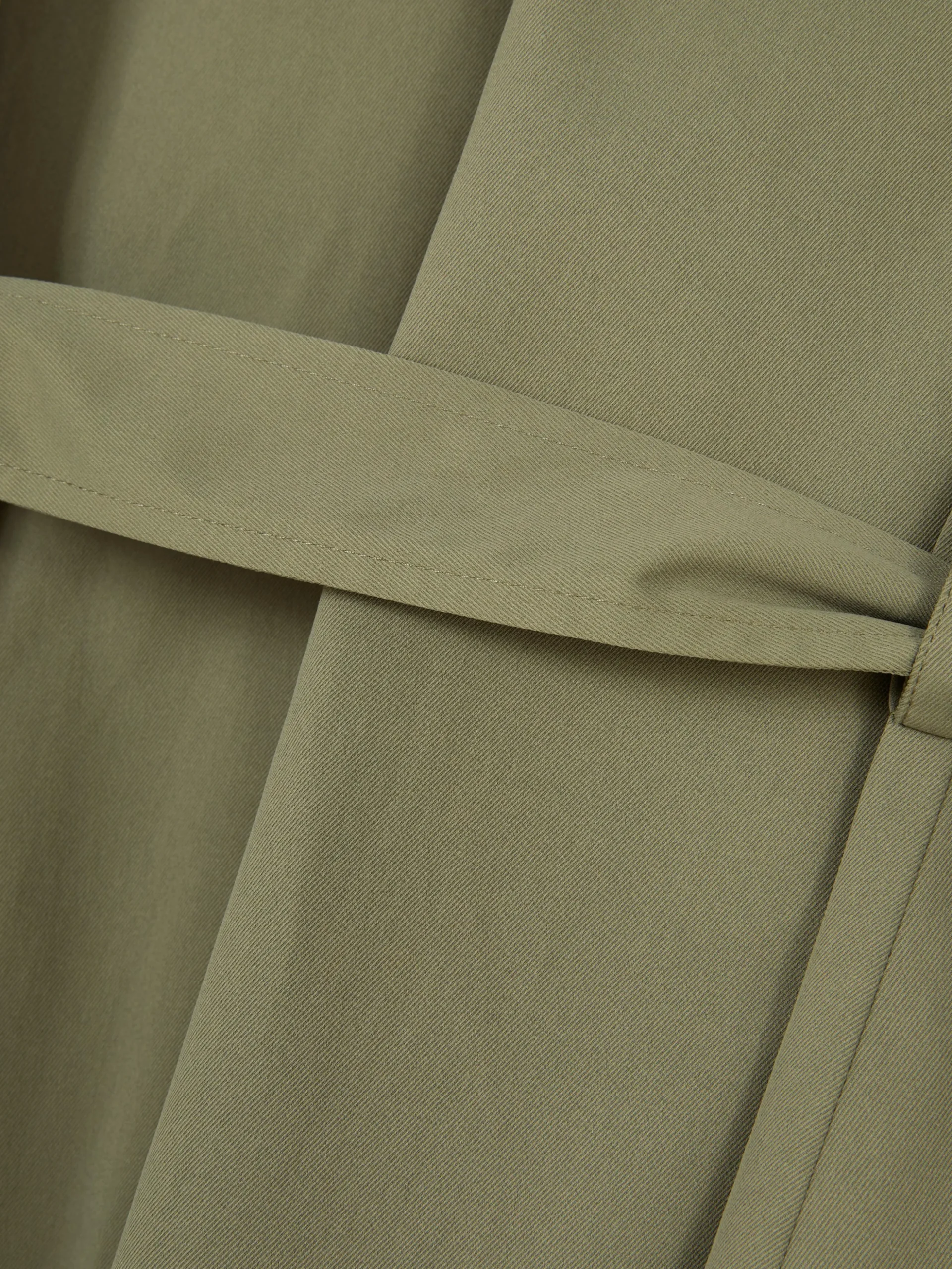 Gabardina De Doble Botonadura Con Cinturón
