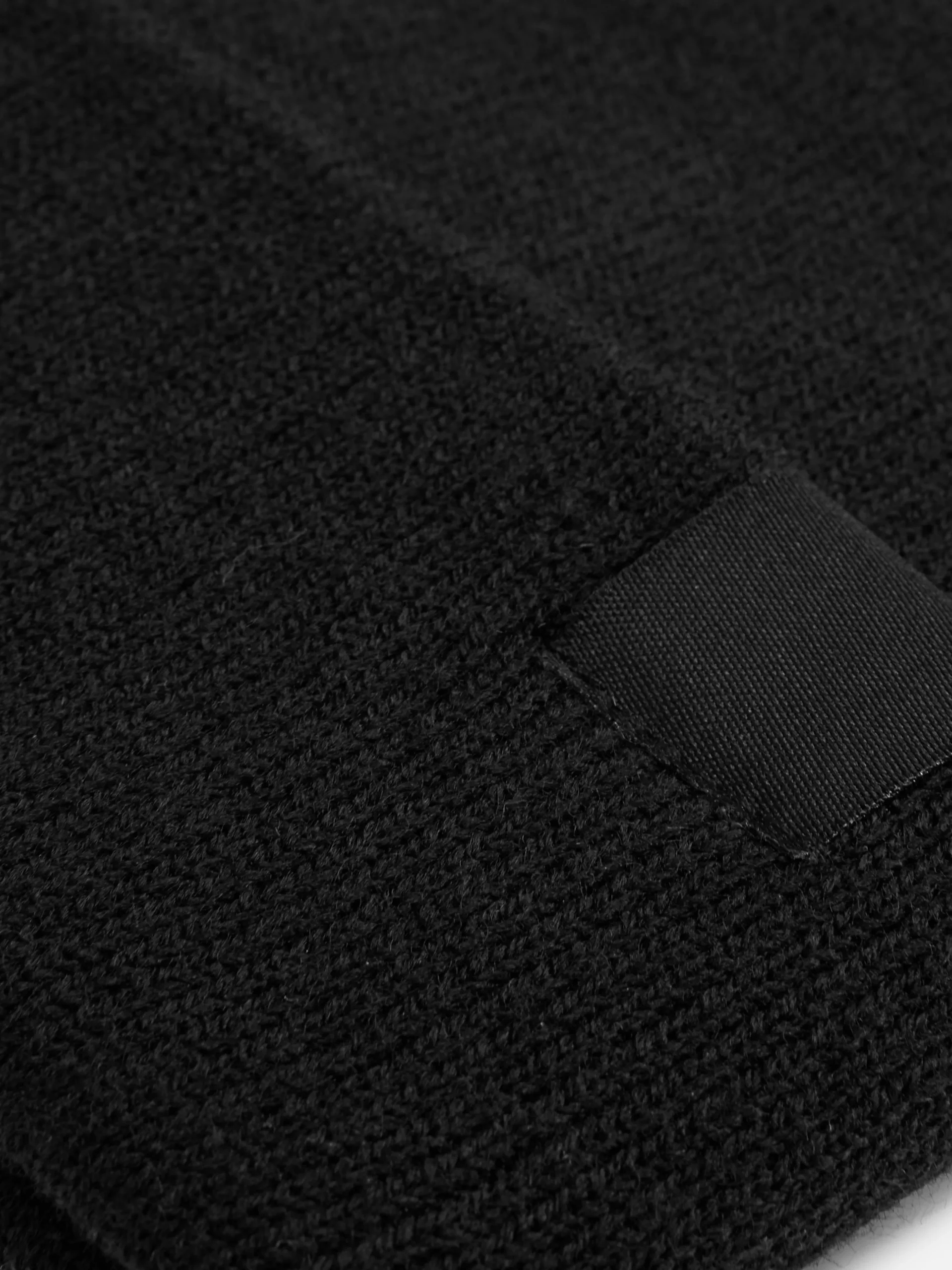 Gorro De Punto Fino Con Borde Vuelto