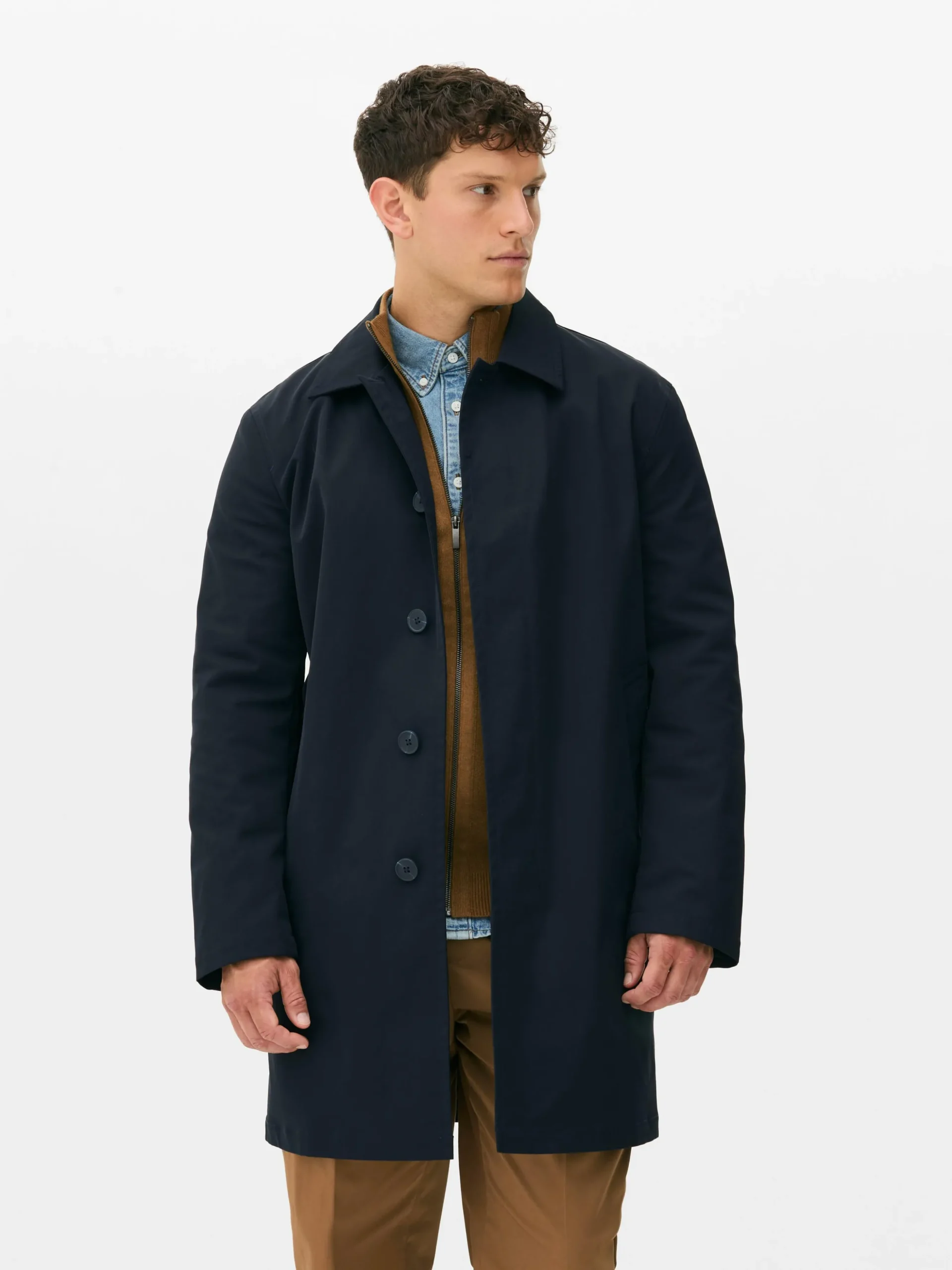 Impermeable Largo Con Botonadura Sencilla