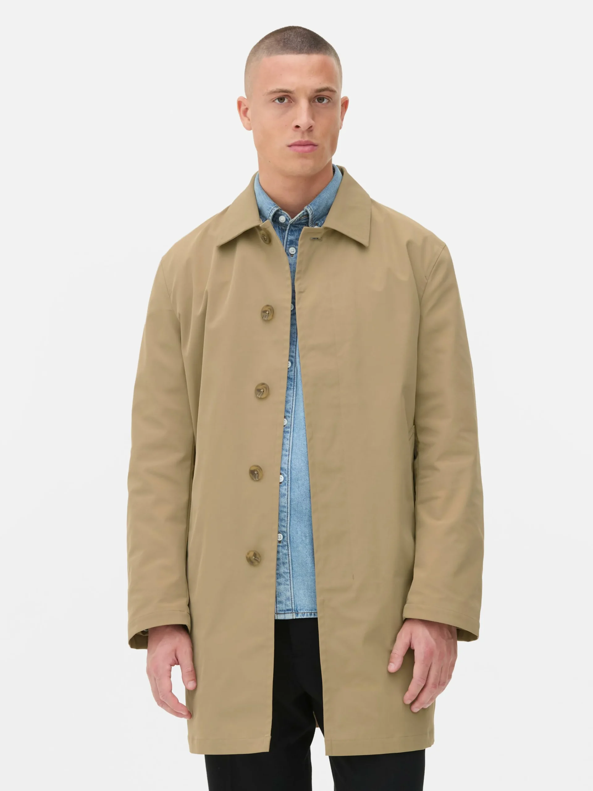 Impermeable Largo Con Botonadura Sencilla
