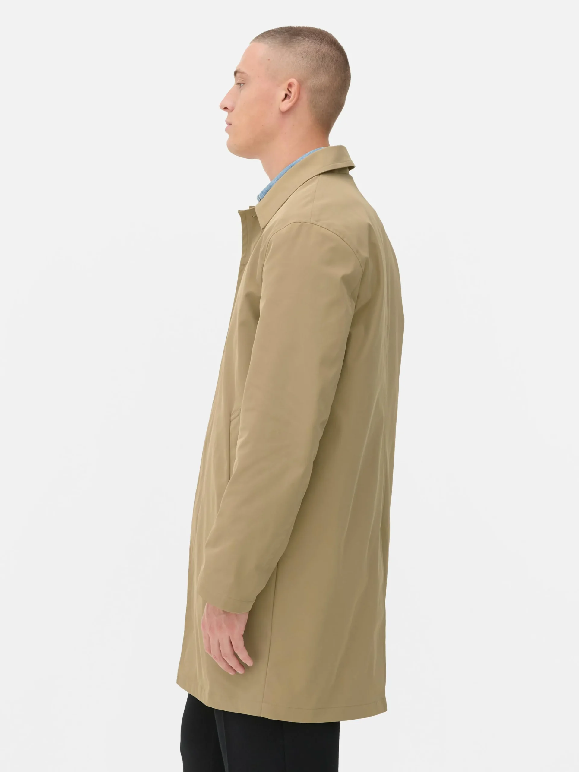 Impermeable Largo Con Botonadura Sencilla