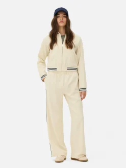 Joggers Anchos Con Detalle De Rayas