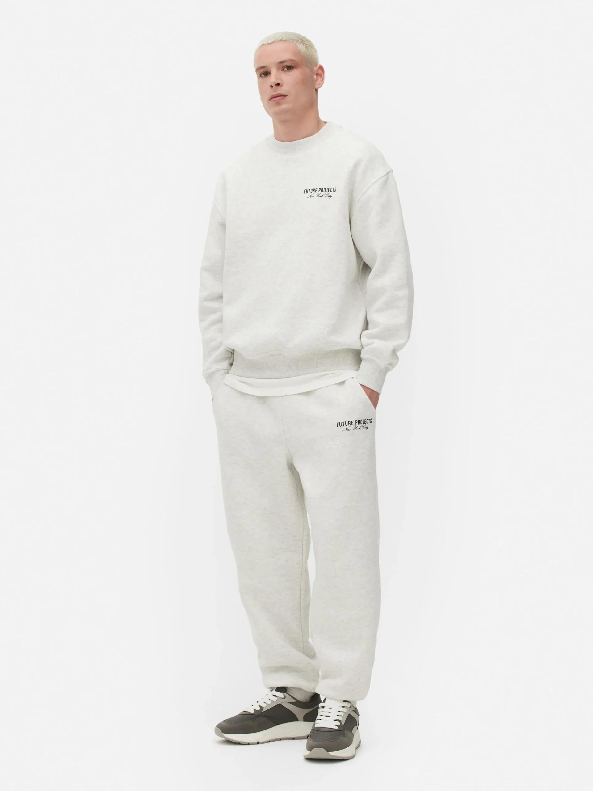 Joggers Con Bajos Ajustados «Future Projects»