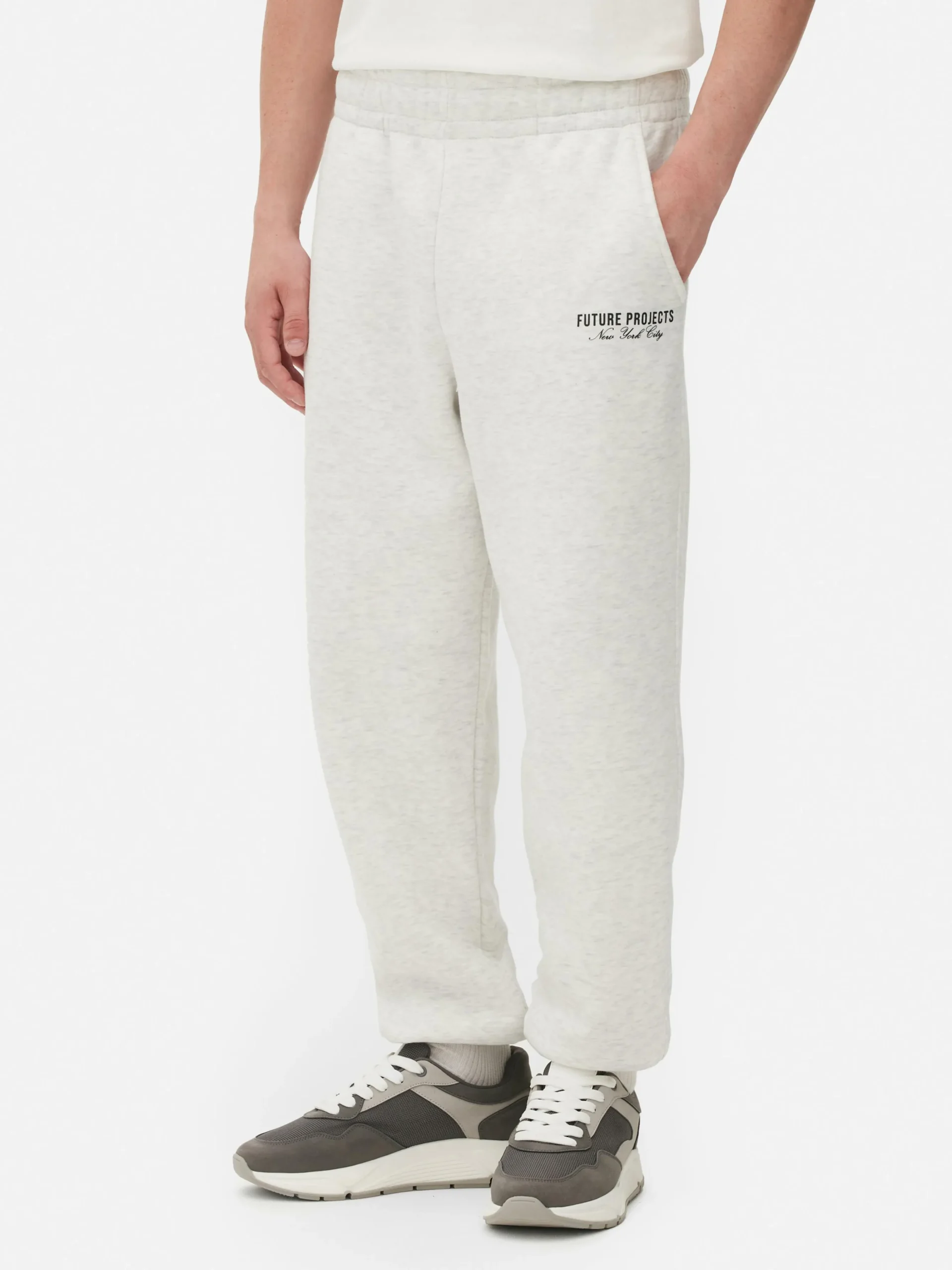 Joggers Con Bajos Ajustados «Future Projects»