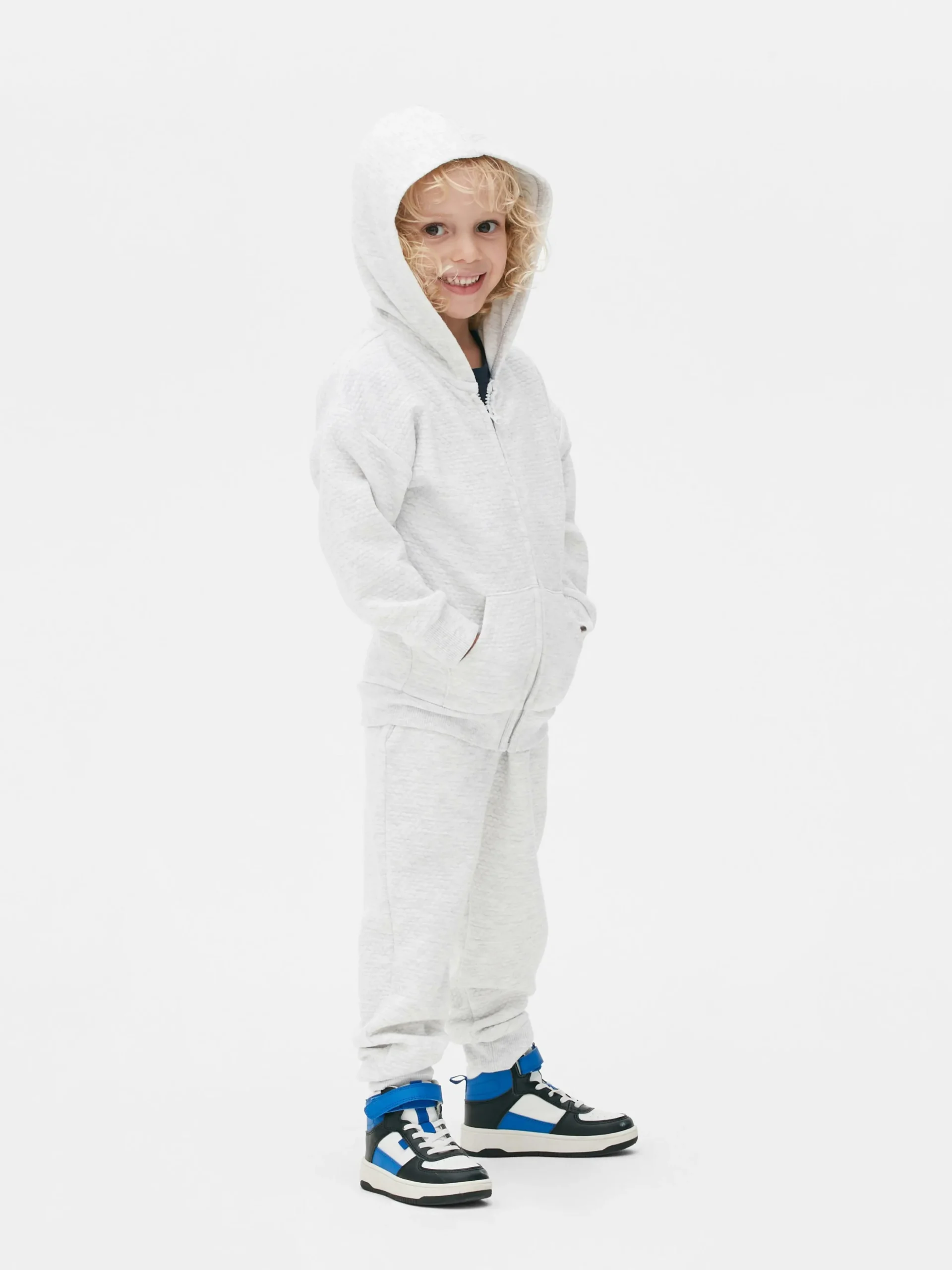 Joggers Con Textura Y Diseño Geométrico