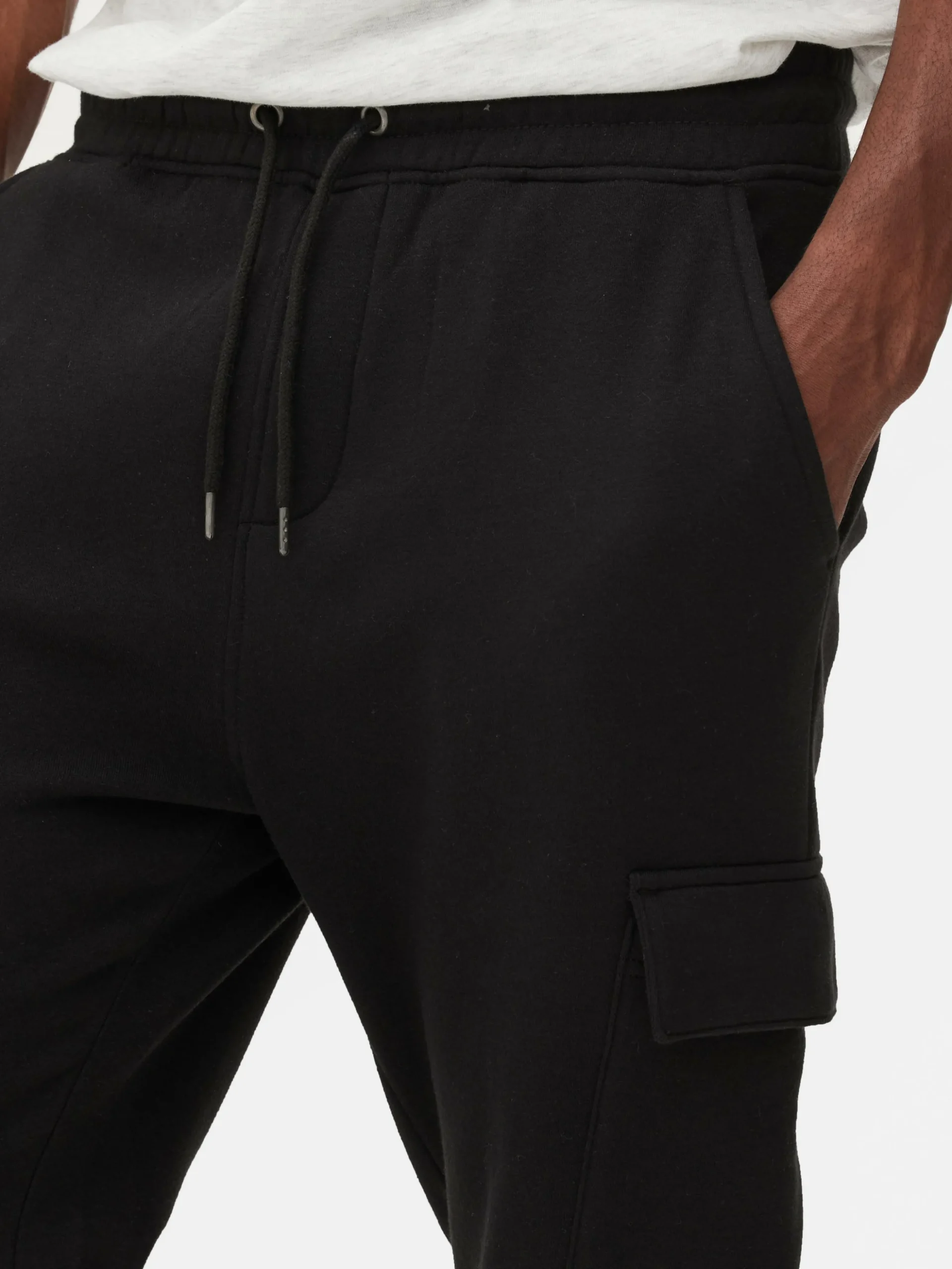 Joggers Estilo Cargo Con Bajos Ajustados