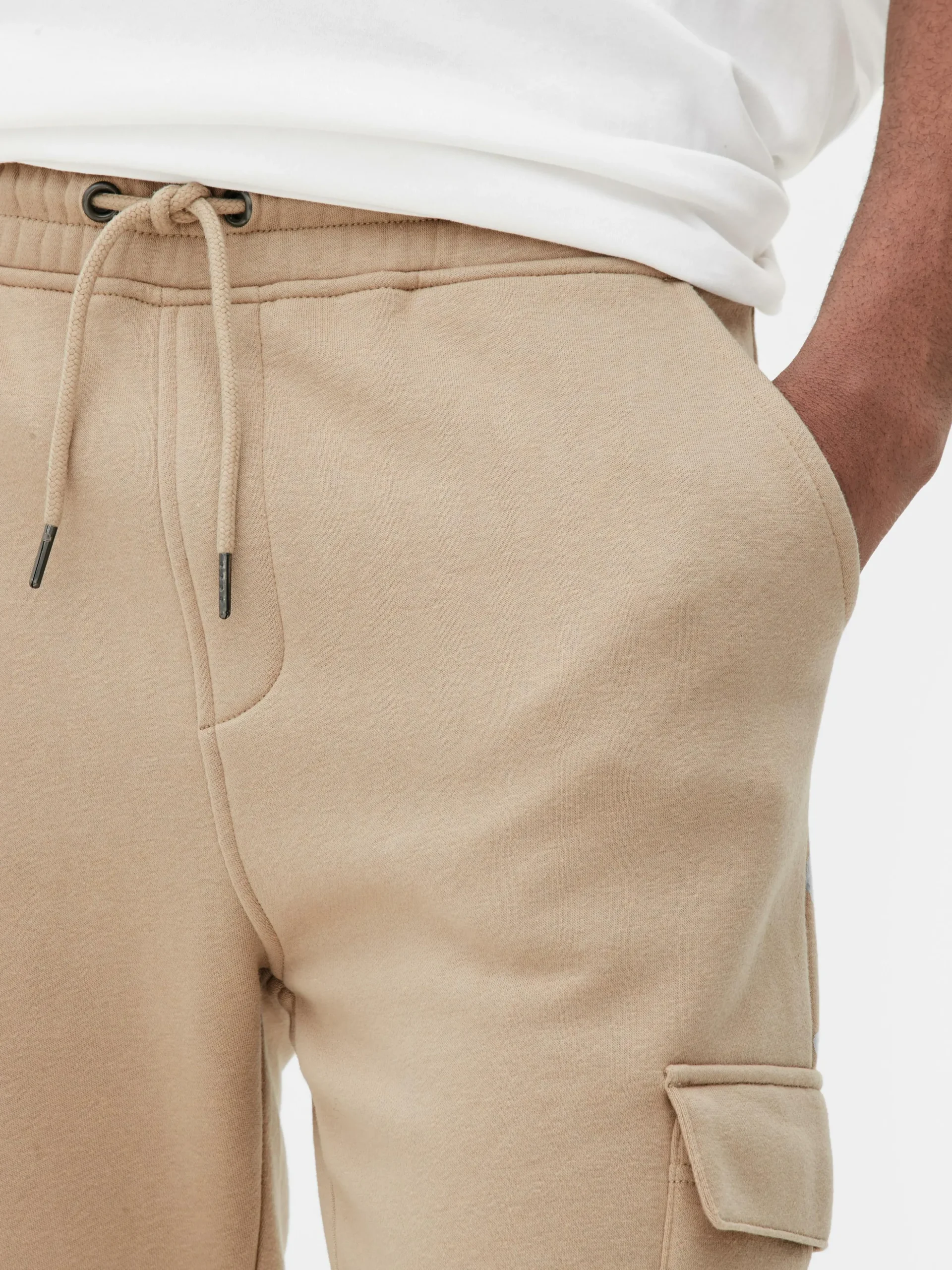 Joggers Estilo Cargo Con Bajos Ajustados