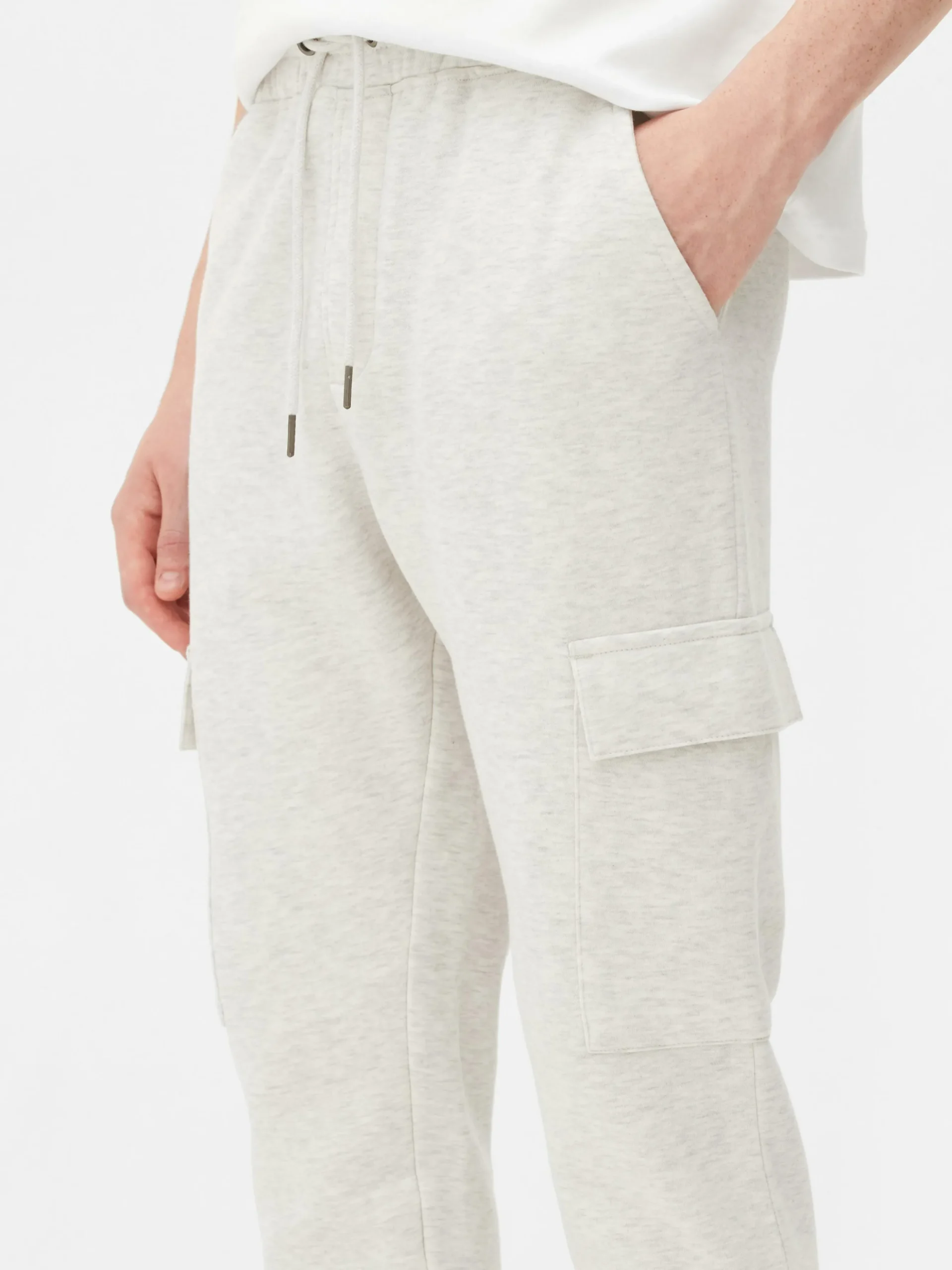 Joggers Estilo Cargo Con Bajos Ajustados