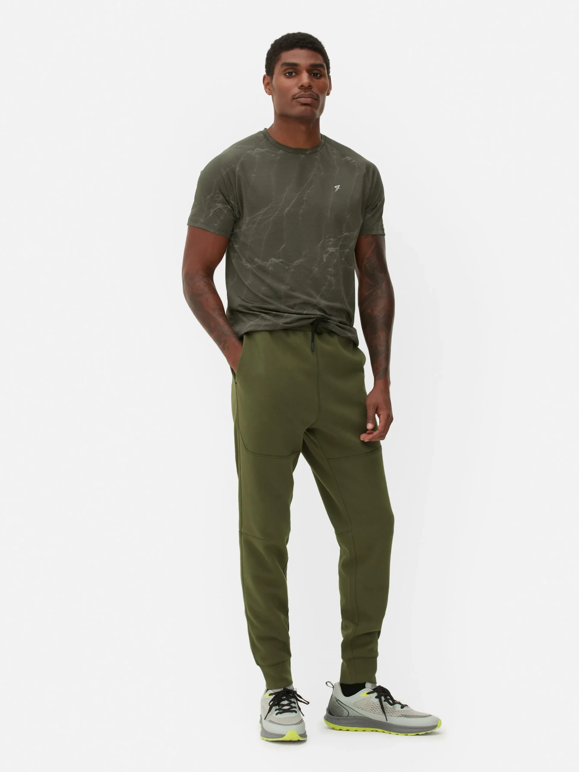 Joggers Reforzados De Corte Entallado