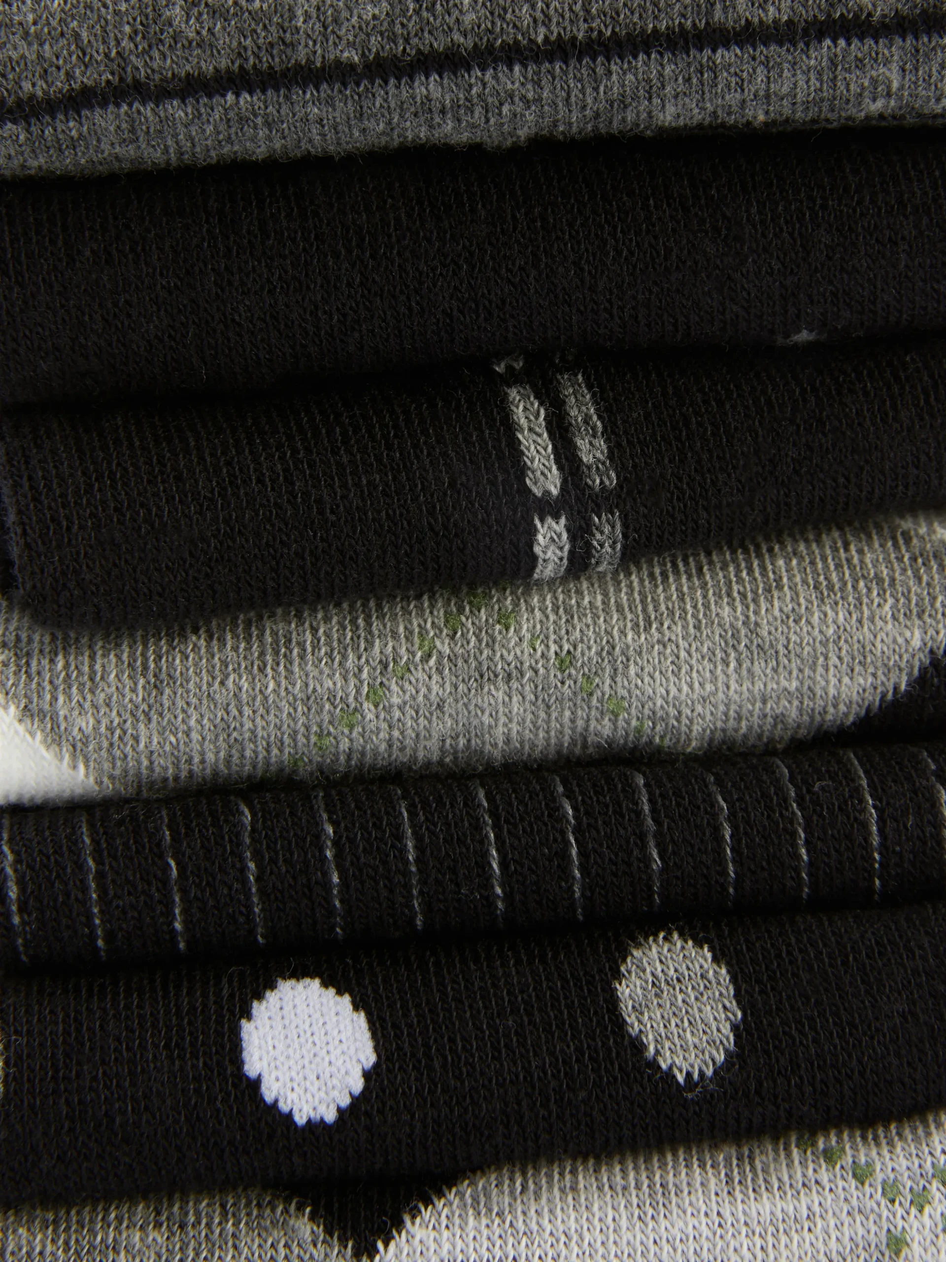 Pack De 7 Pares De Calcetines Altos Surtidos