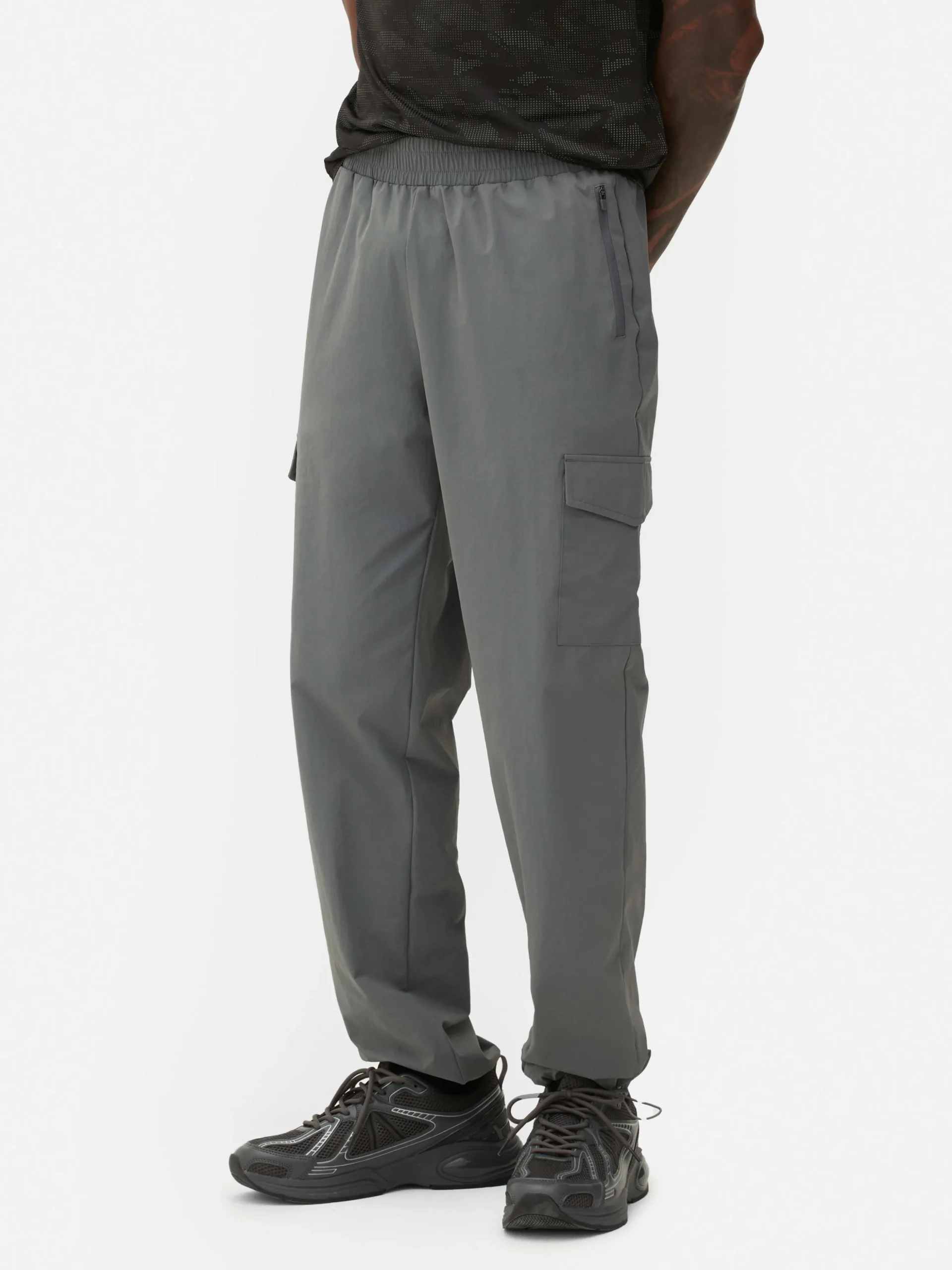 Pantalón Cargo Con Bajos Ajustables