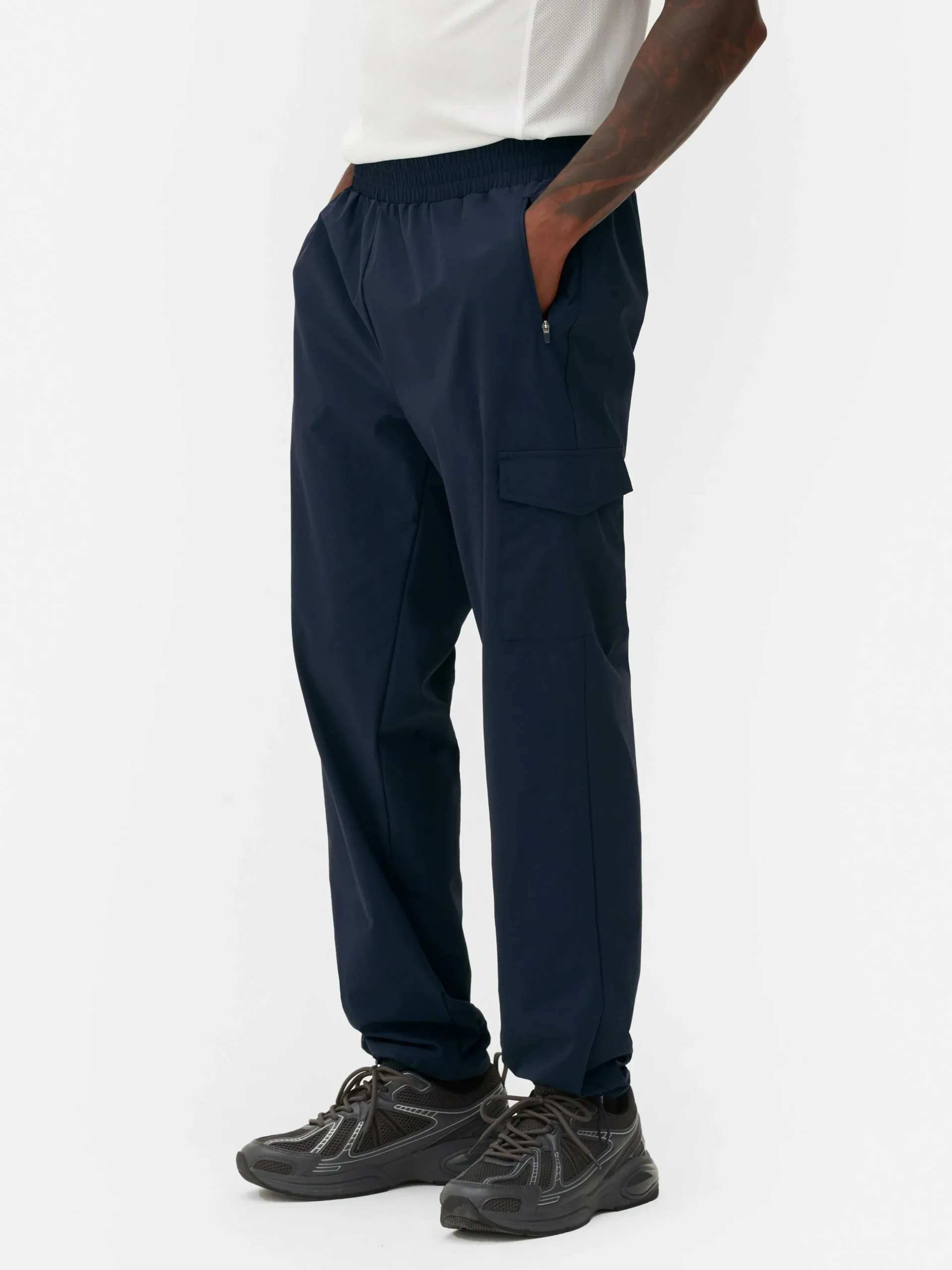 Pantalón Cargo Con Bajos Ajustables