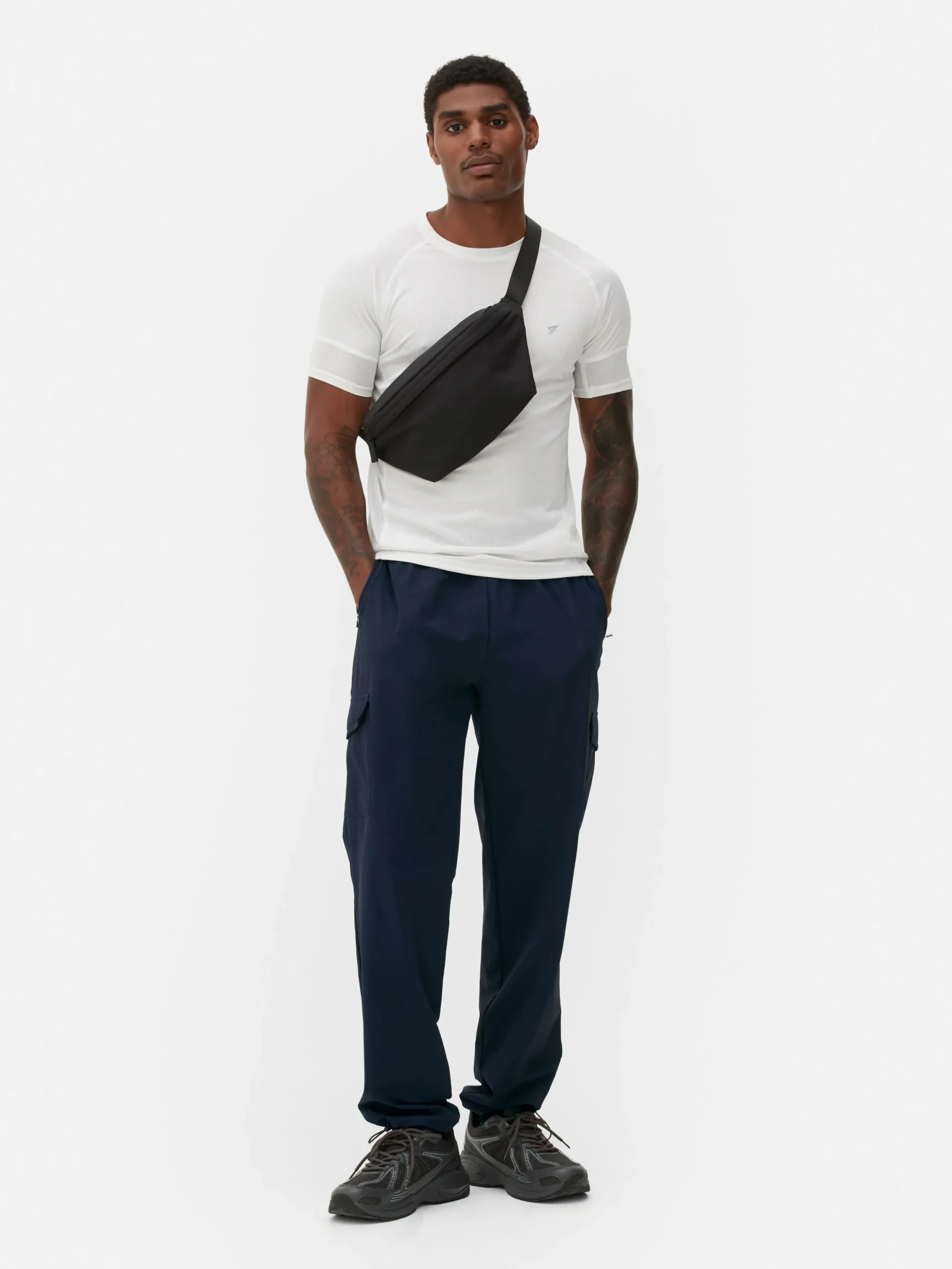 Pantalón Cargo Con Bajos Ajustables