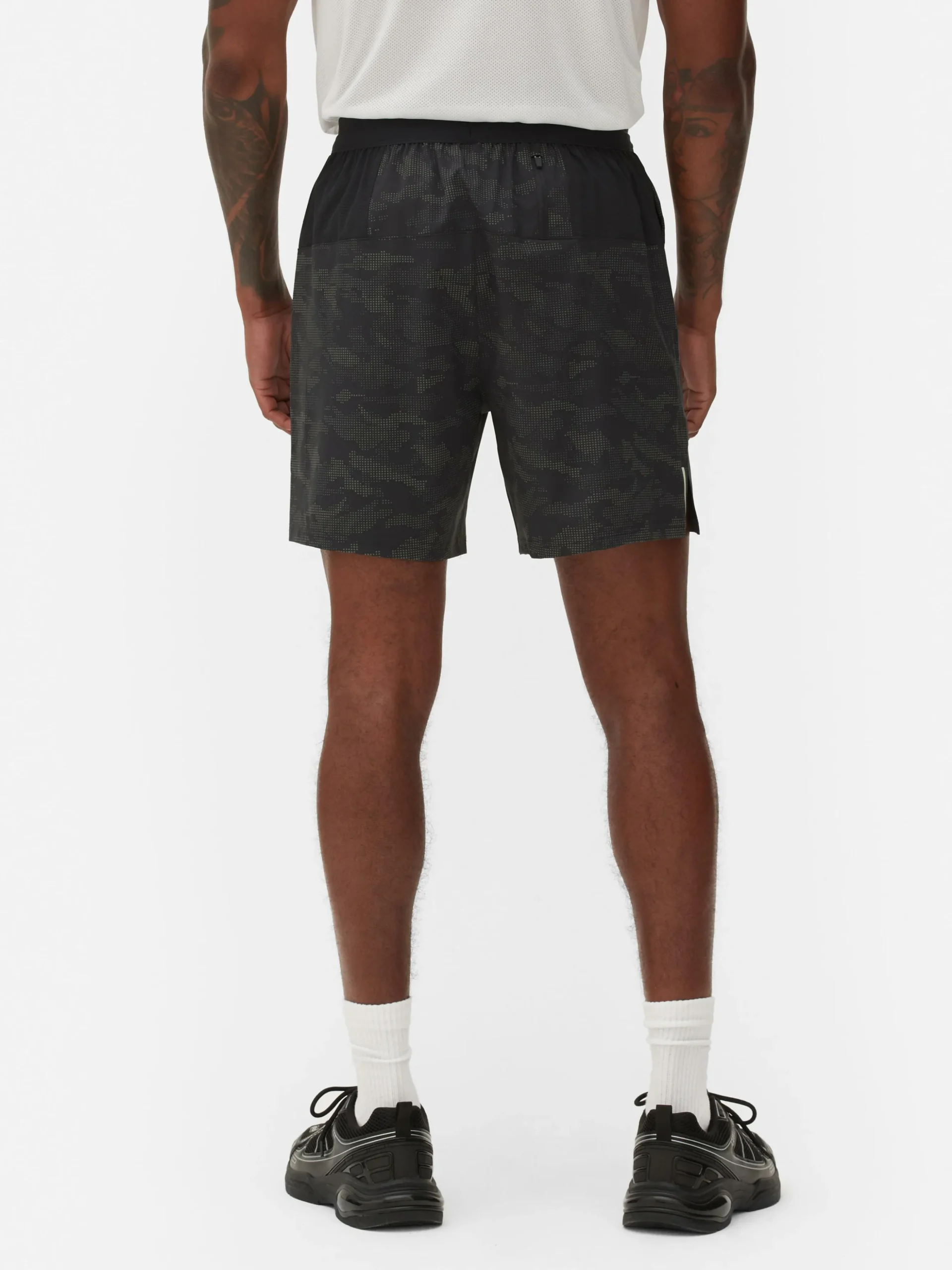 Pantalón Corto Deportivo Con Estampado Reflectante