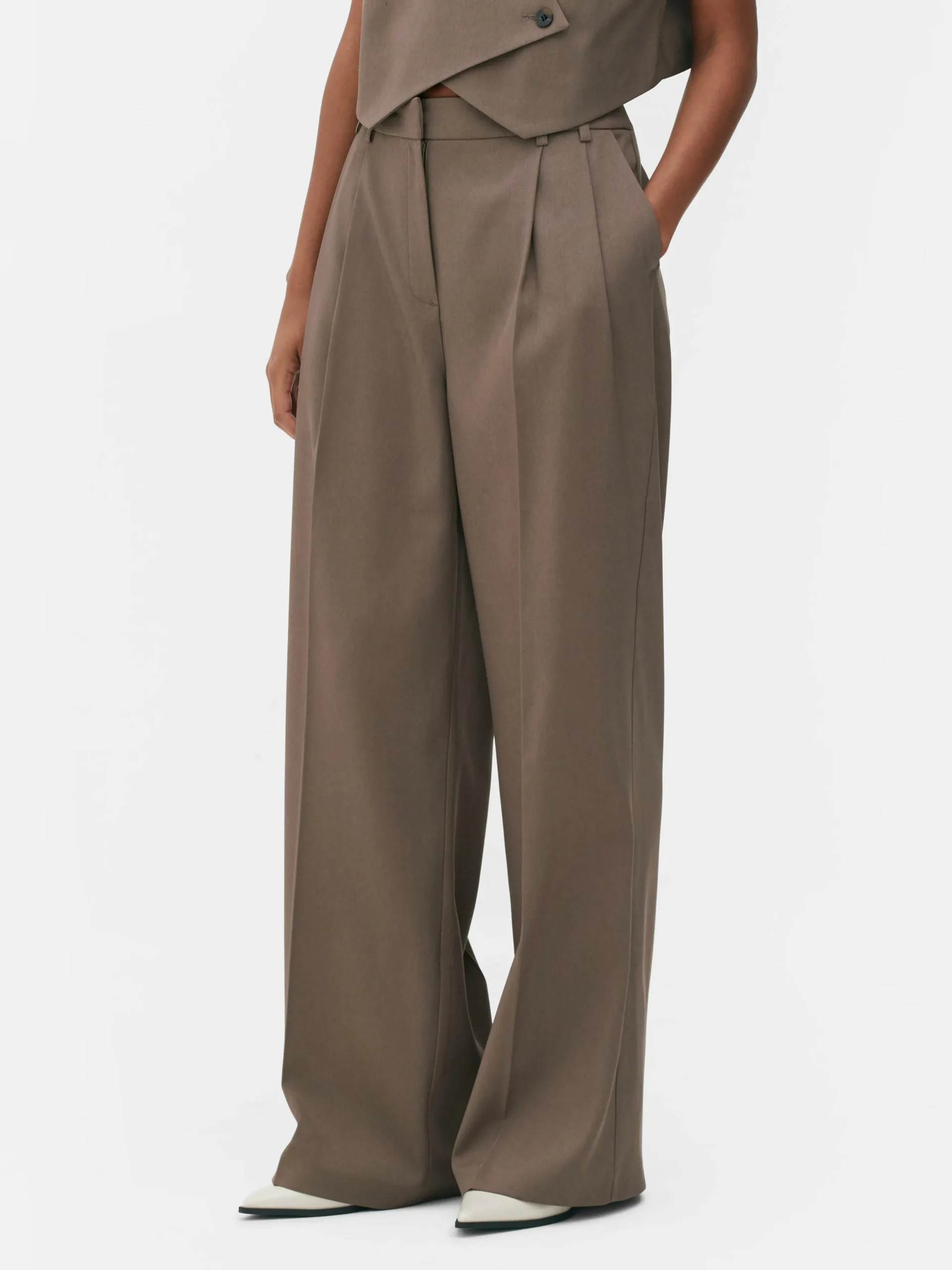 Pantalón De Vestir Con Plisado Delantero