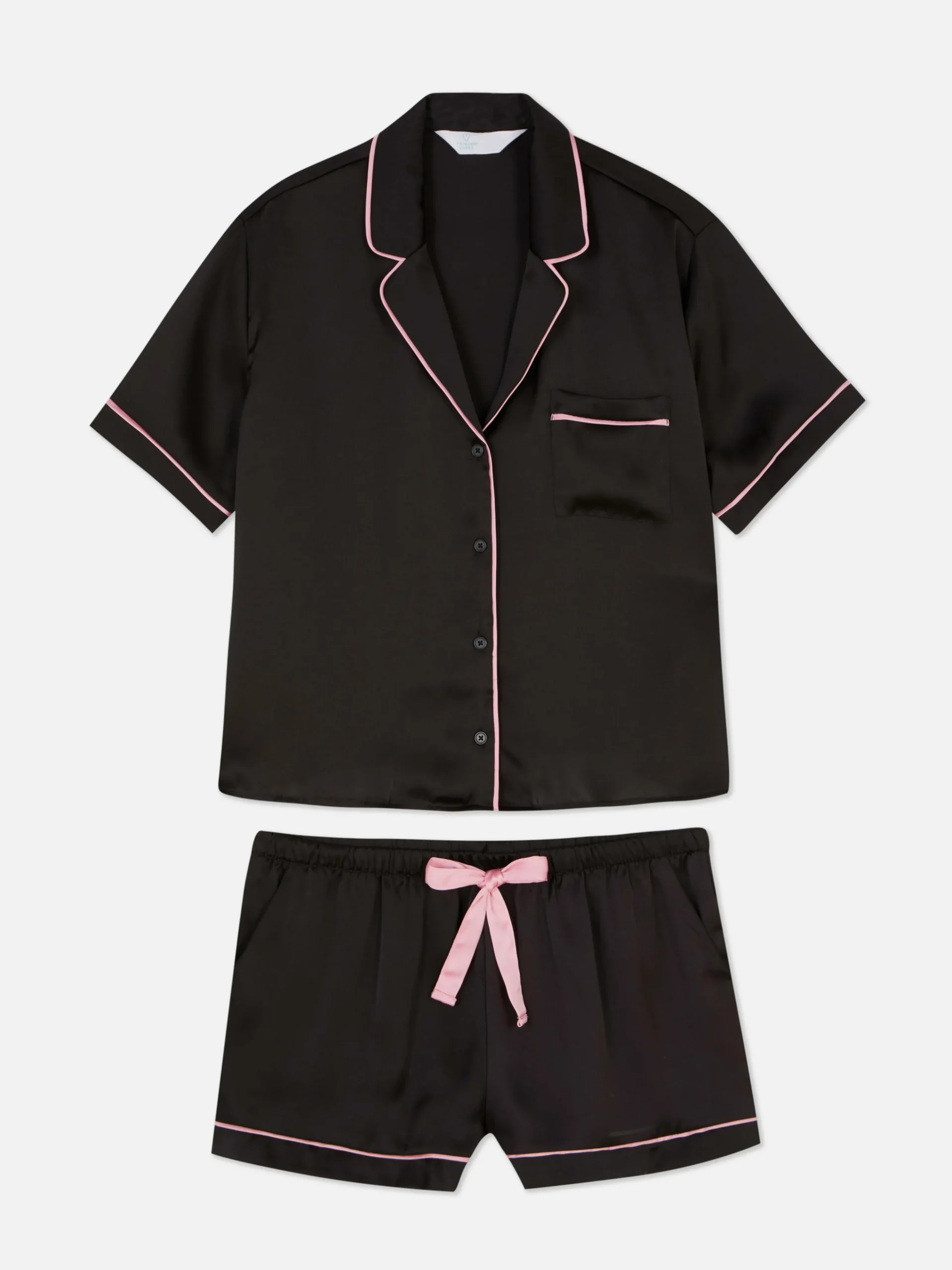 Pijama Con Camisa Y Pantalón Corto De Satén