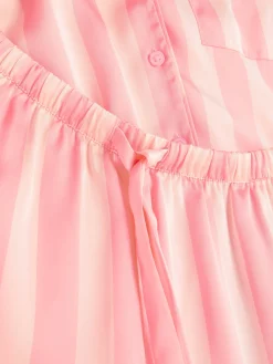 Pijama Con Camisa Y Pantalones Cortos De Satén