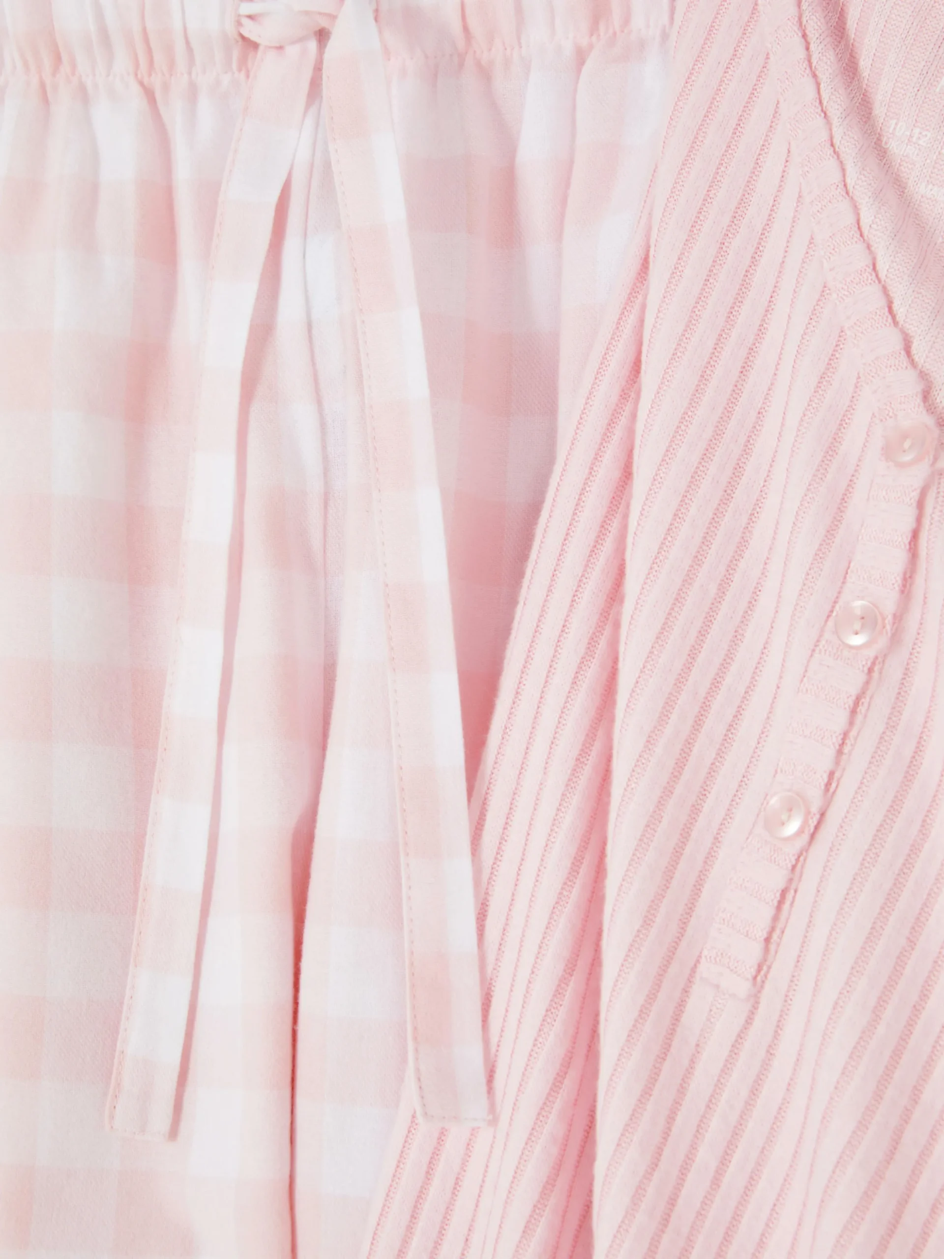Pijama Con Camiseta De Cuello Henley Y Pantalones