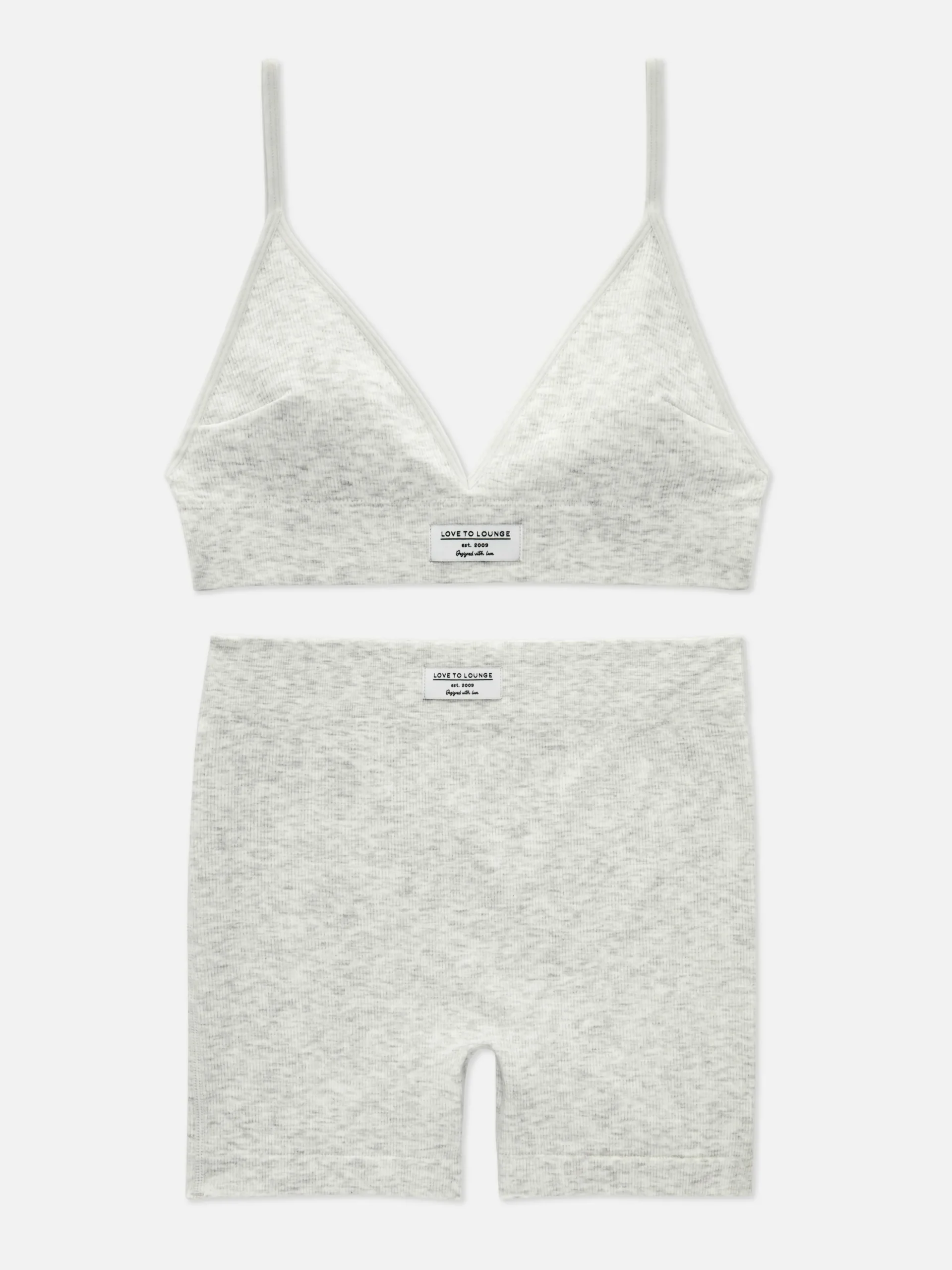 Set De Bralette Y Pantalones Cortos Acanalados