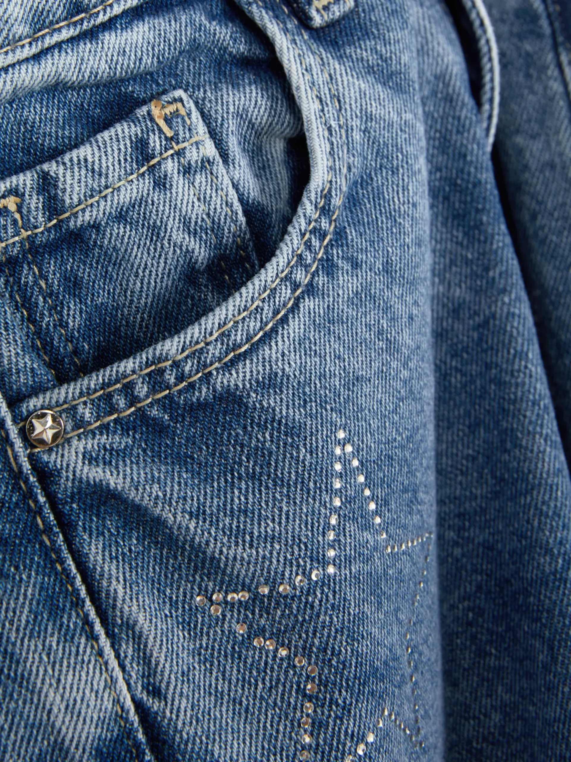 Vaqueros De Pernera Ancha Con Strass