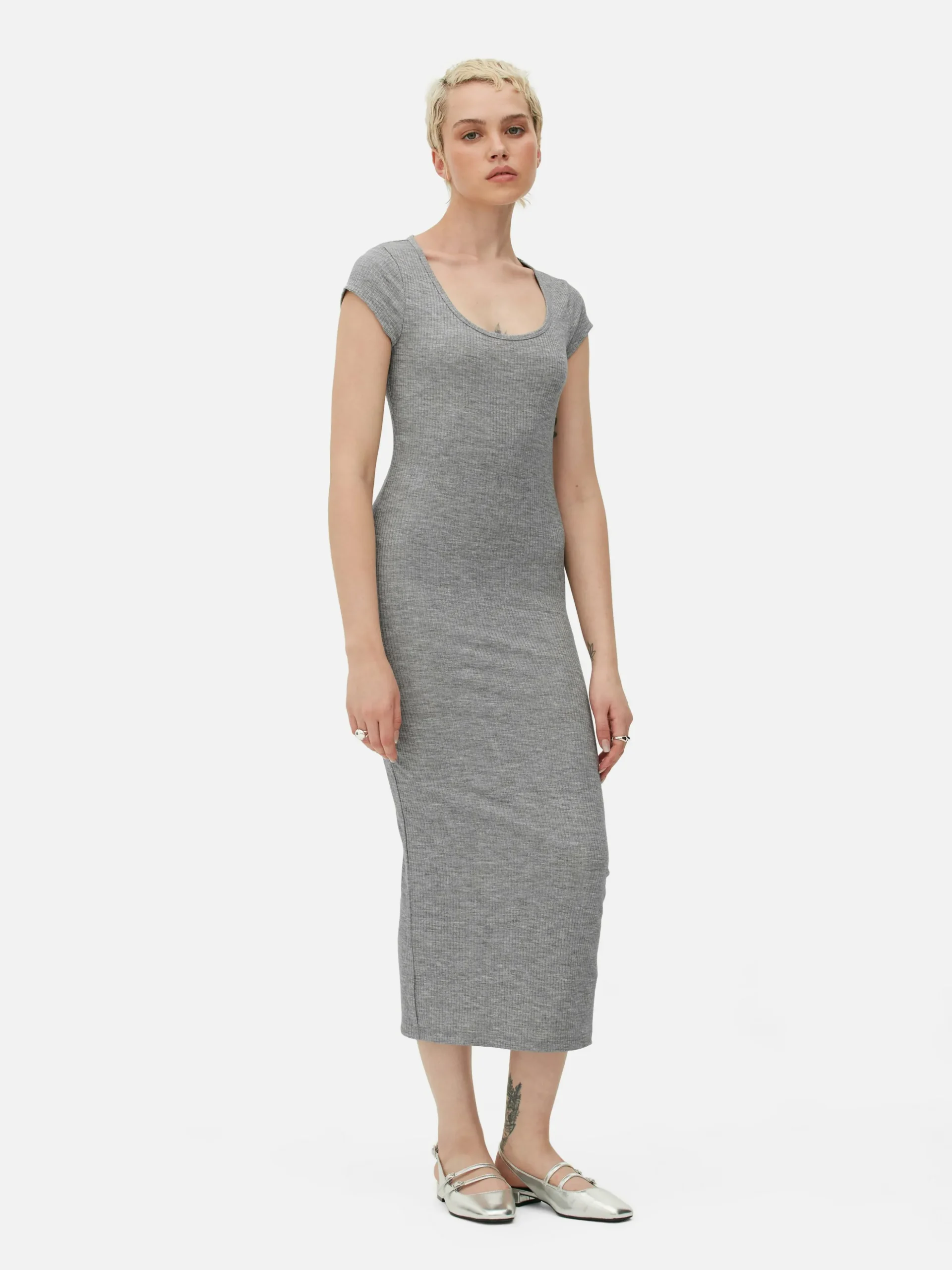 Vestido Midi De Canalé Con Escote Amplio